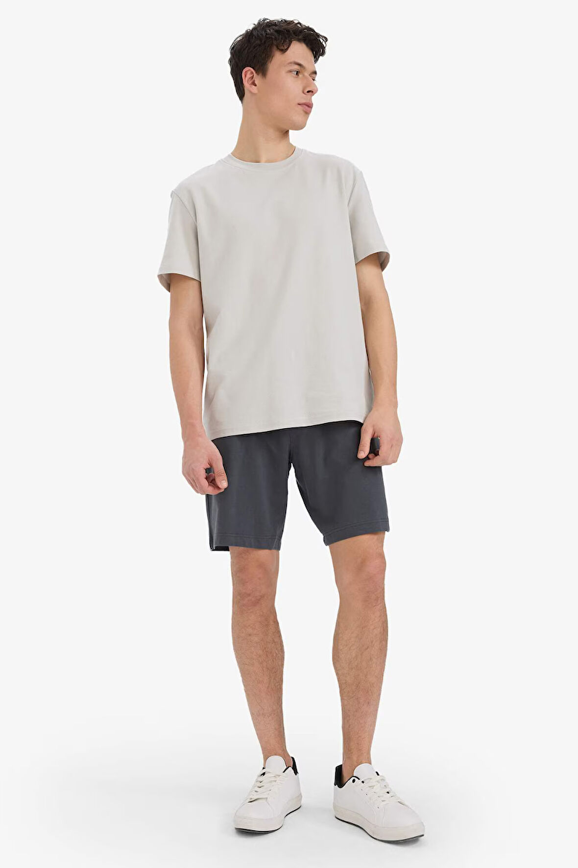 Slim Fit Dar Kesim Cepli Basic Düz Bermuda Şort