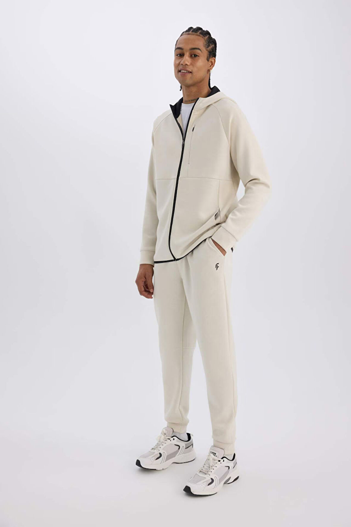 DeFactoFit Slim Fit Sporcu Jogger Eşofman Altı Dar Kesim Skuba Dalgıç Kumaş Standart Paça Beli Bağcıklı Lastikli Paça Z9112AZ25SPBG721