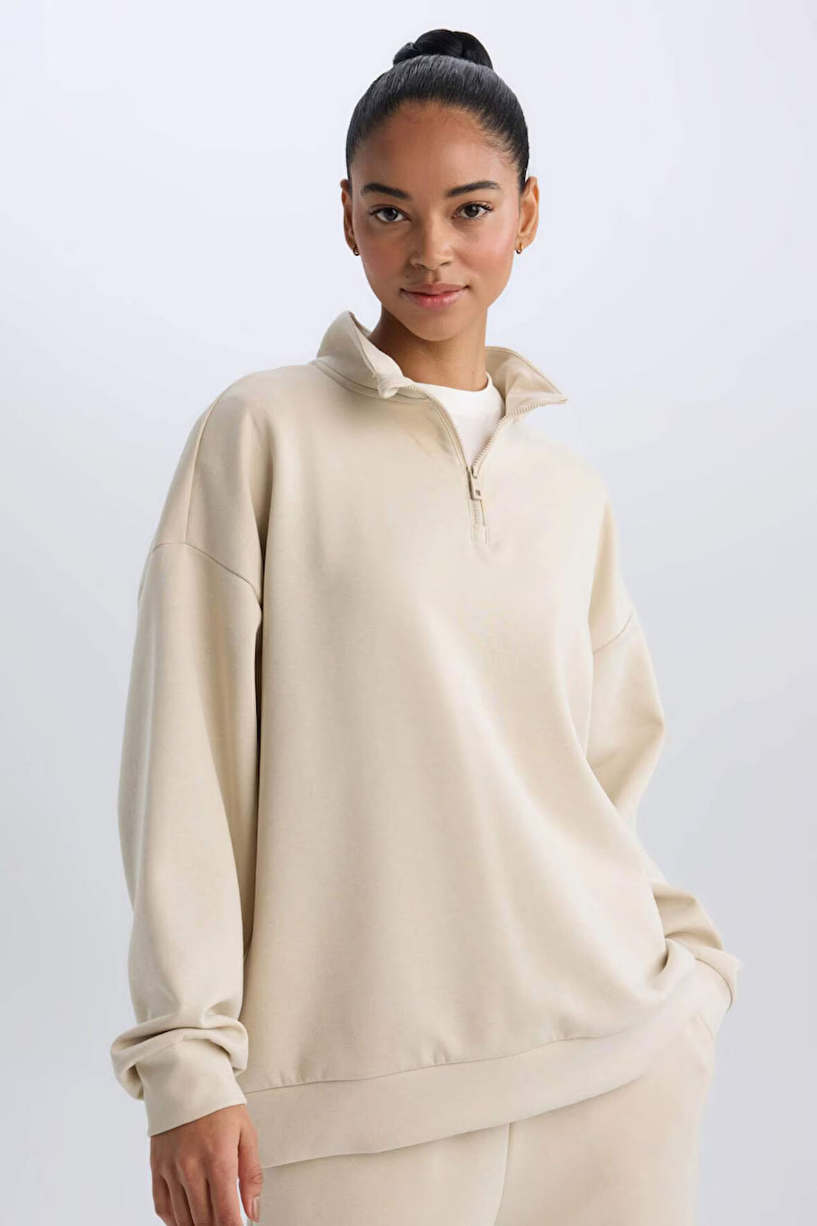 DeFactoFit Standart Fit Yarım Fermuarlı Skuba Dalgıç Kumaş Sporcu Sweatshirt D7120AX25SPBG700