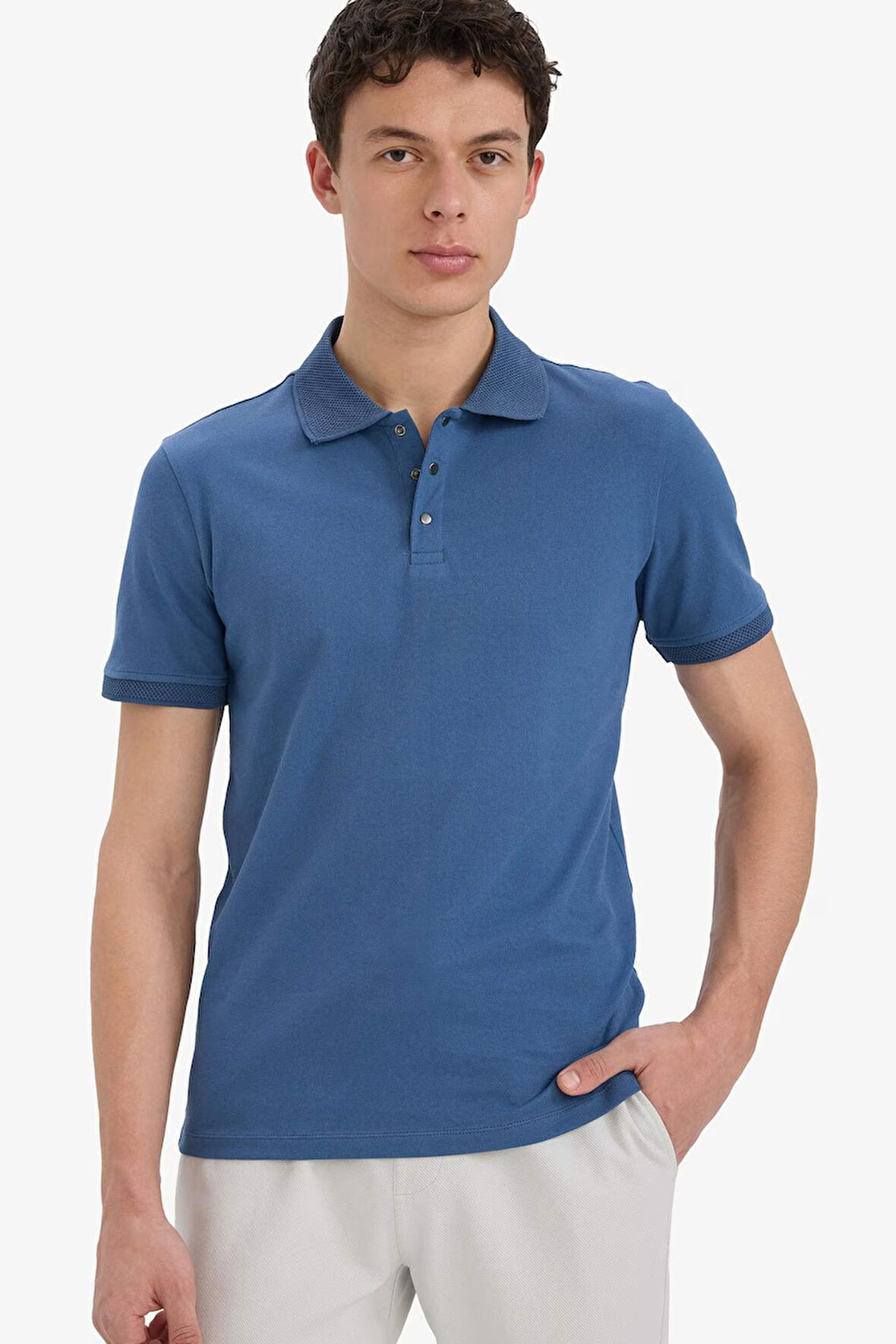 DeFacto Slim Fit Dar Kesim Polo Yaka Kısa Kollu Dokulu Basic Düz Tişört T5259AZ25SMIN233