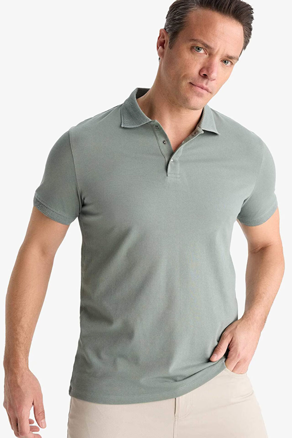 DeFacto Slim Fit Dar Kesim Polo Yaka Kısa Kollu Dokulu Basic Düz Tişört T5259AZ25SMGN1153