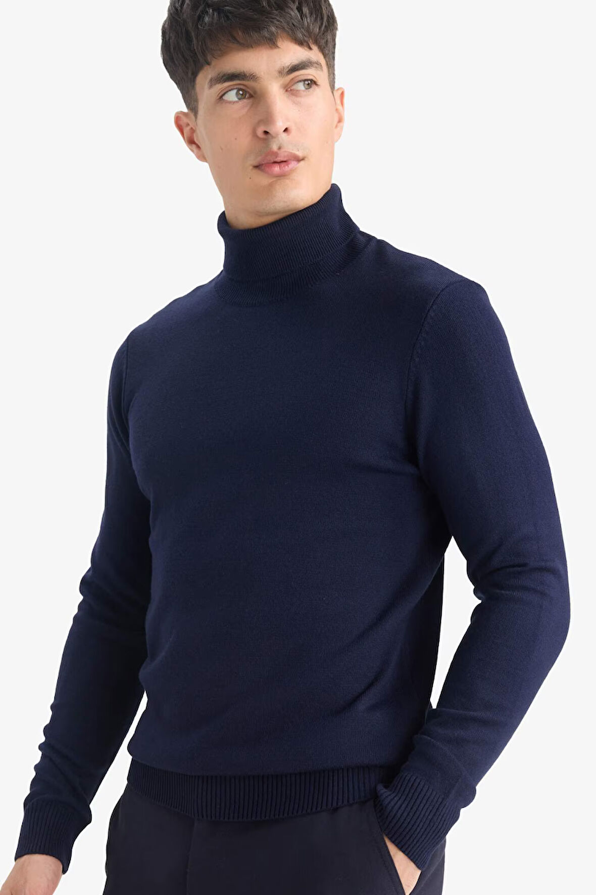 Slim Fit Dar Kesim Balıkçı Yaka Triko Kazak