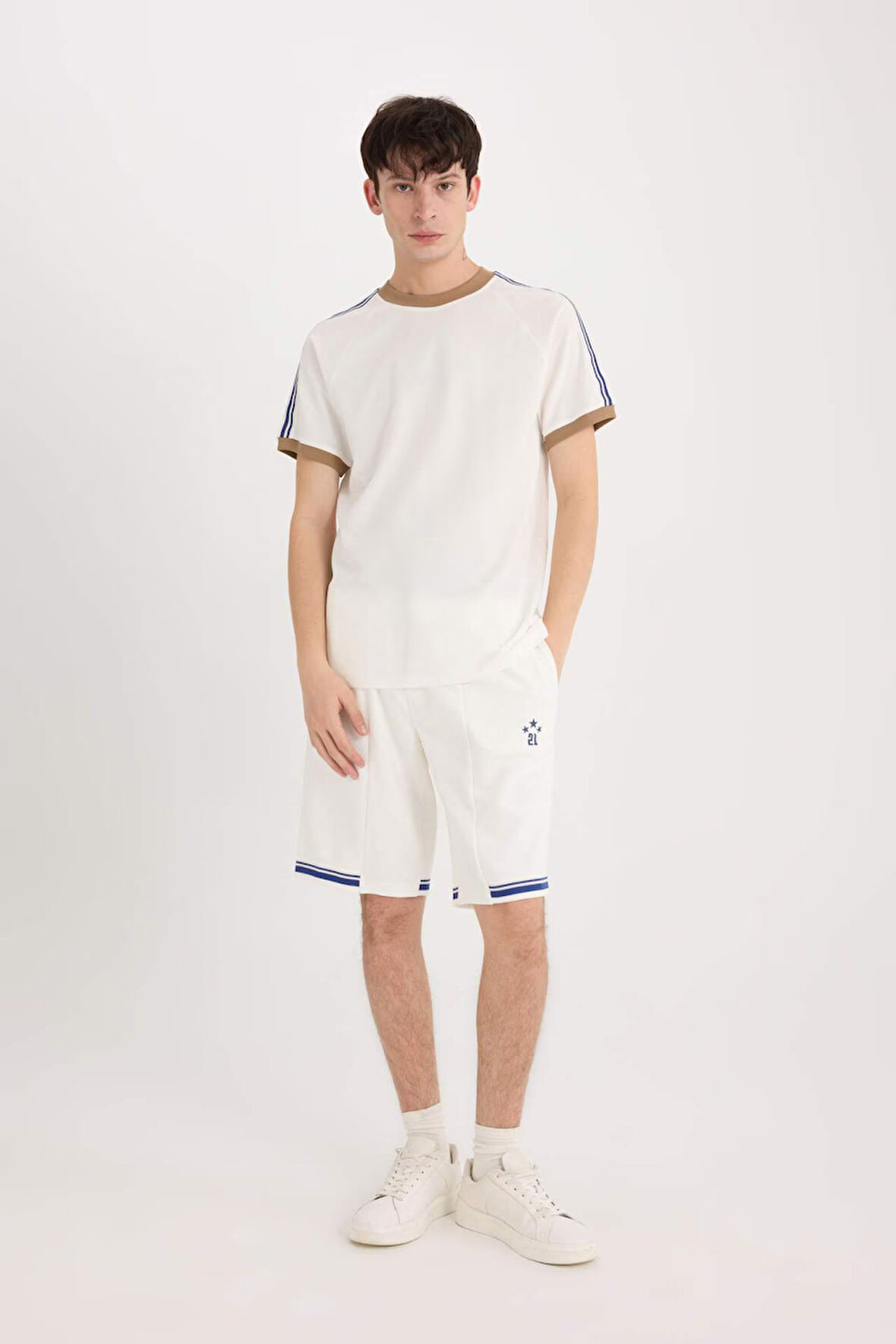 Regular Fit Baskılı Düz Paça Şort
