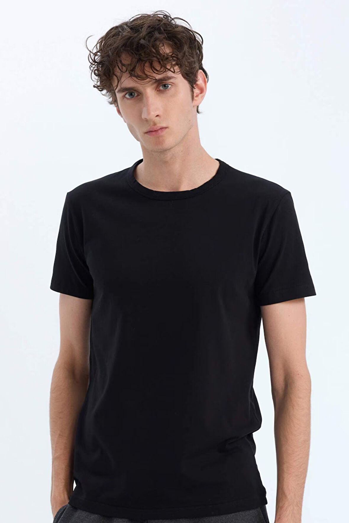 Slim Fit Dar Kesim Bisiklet Yaka Kısa Kollu Üst