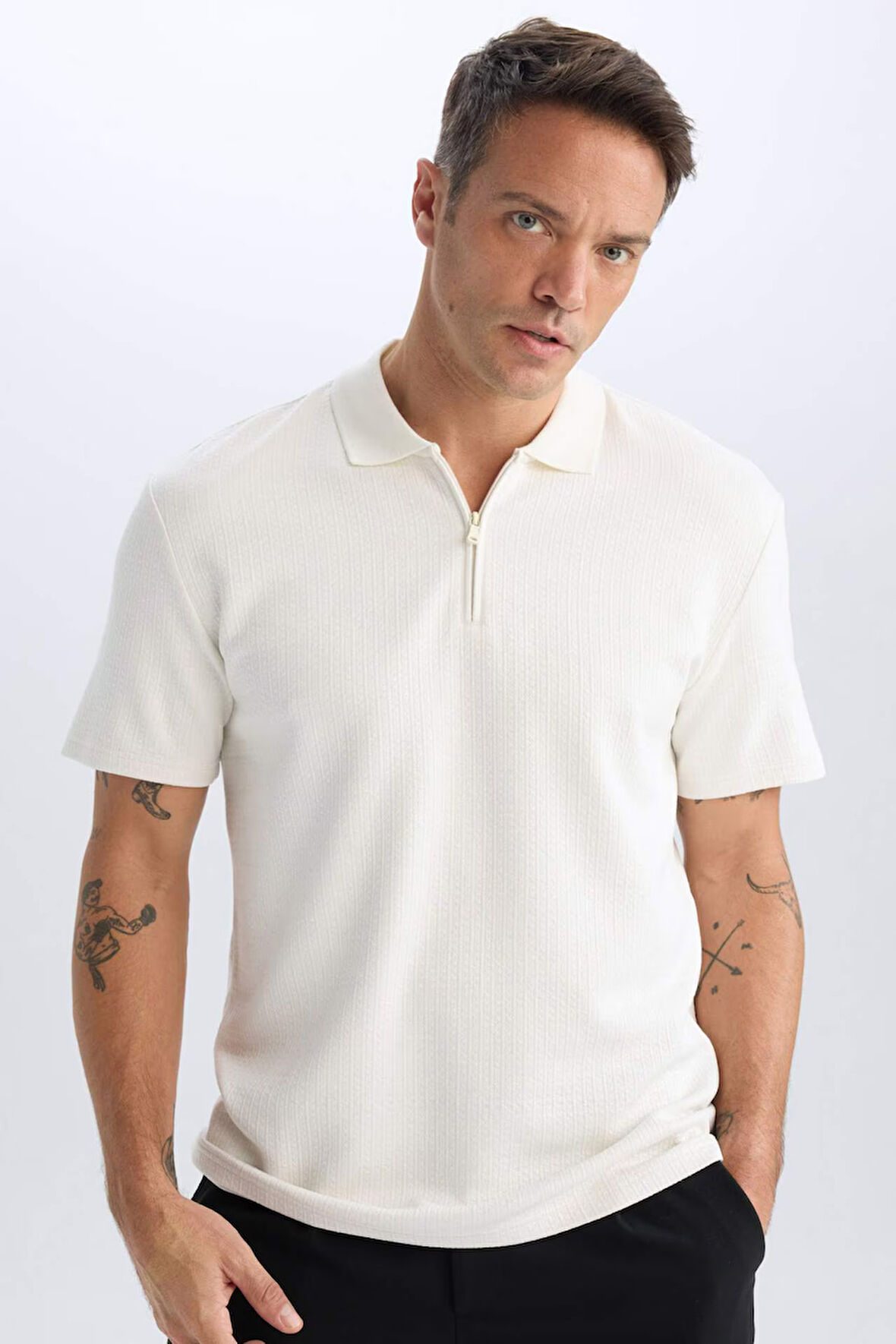 DeFacto Regular Fit Yarım Fermuarlı Kısa Kollu Polo Tişört	 D7227AX25SPWT32
