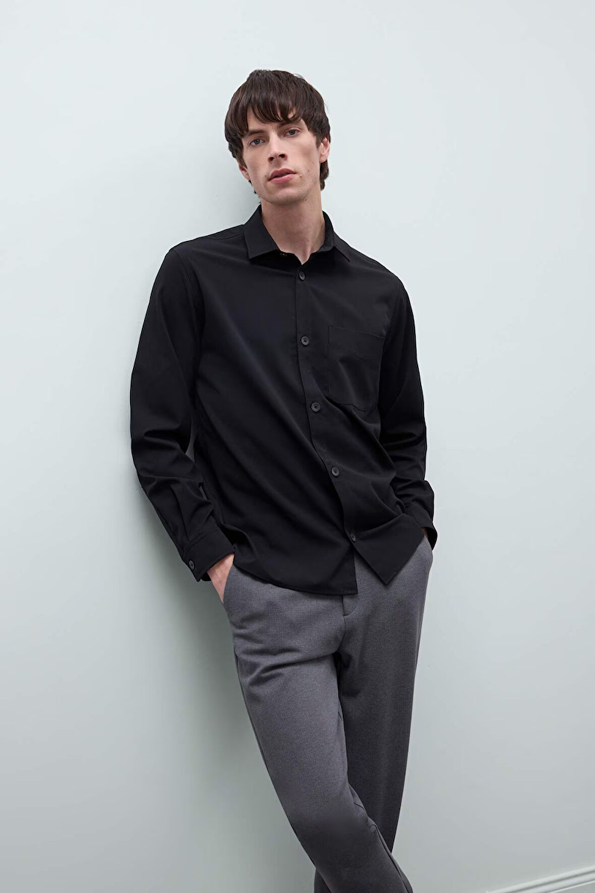 DeFacto Regular Fit Polo Yaka Basic Düz Gofre Uzun Kollu Siyah Gömlek D8713AX25SPBK27