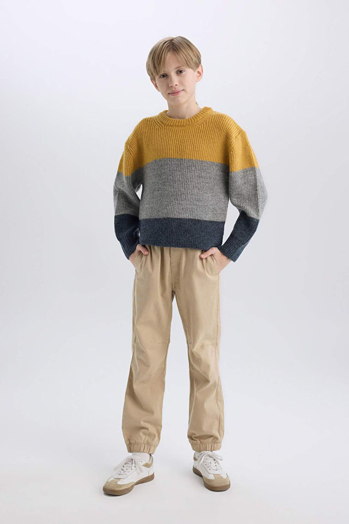 DeFacto Erkek Çocuk Lastikli Paça Basic Düz Gabardin Jogger Pantolon B6713A825SMBG732