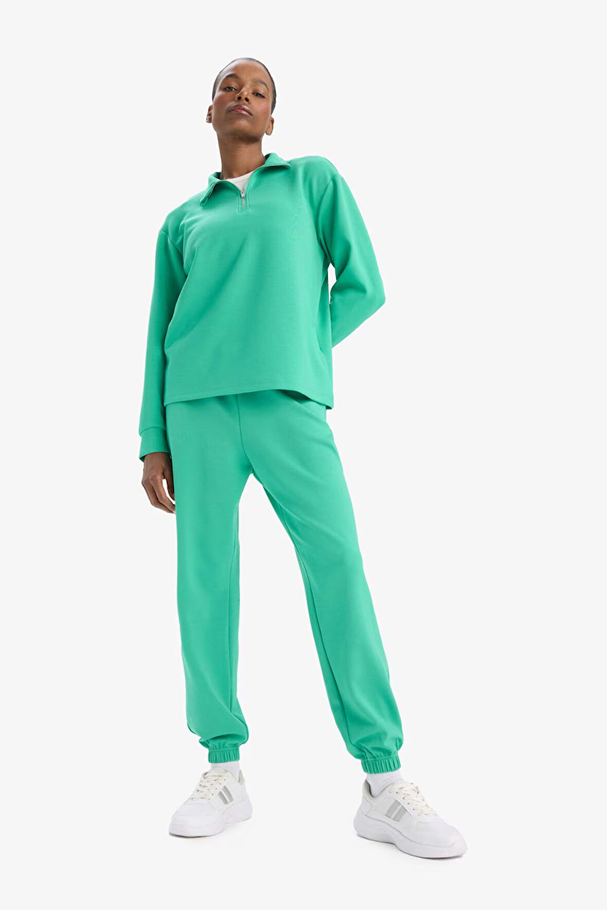 DeFactoFit Sporcu Jogger İnce Eşofman Altı Standart Fit Modal Çift Cepli Basic Düz B1794AX25SPGN268