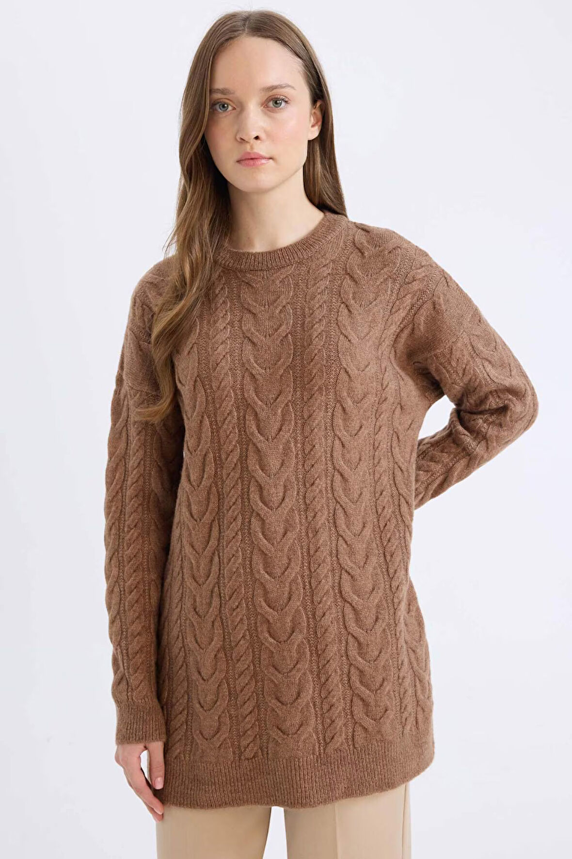 DeFacto Regular Fit Bisiklet Yaka Saç Örgü Desenli Triko Kazak Tunik B4284AX24WNBN572