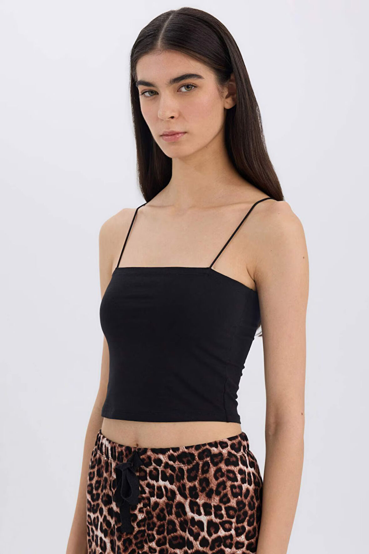DeFacto İnce Askılı Crop Pamuklu Siyah İç Atlet-Fall in Love Y2249AZ25SPBK81
