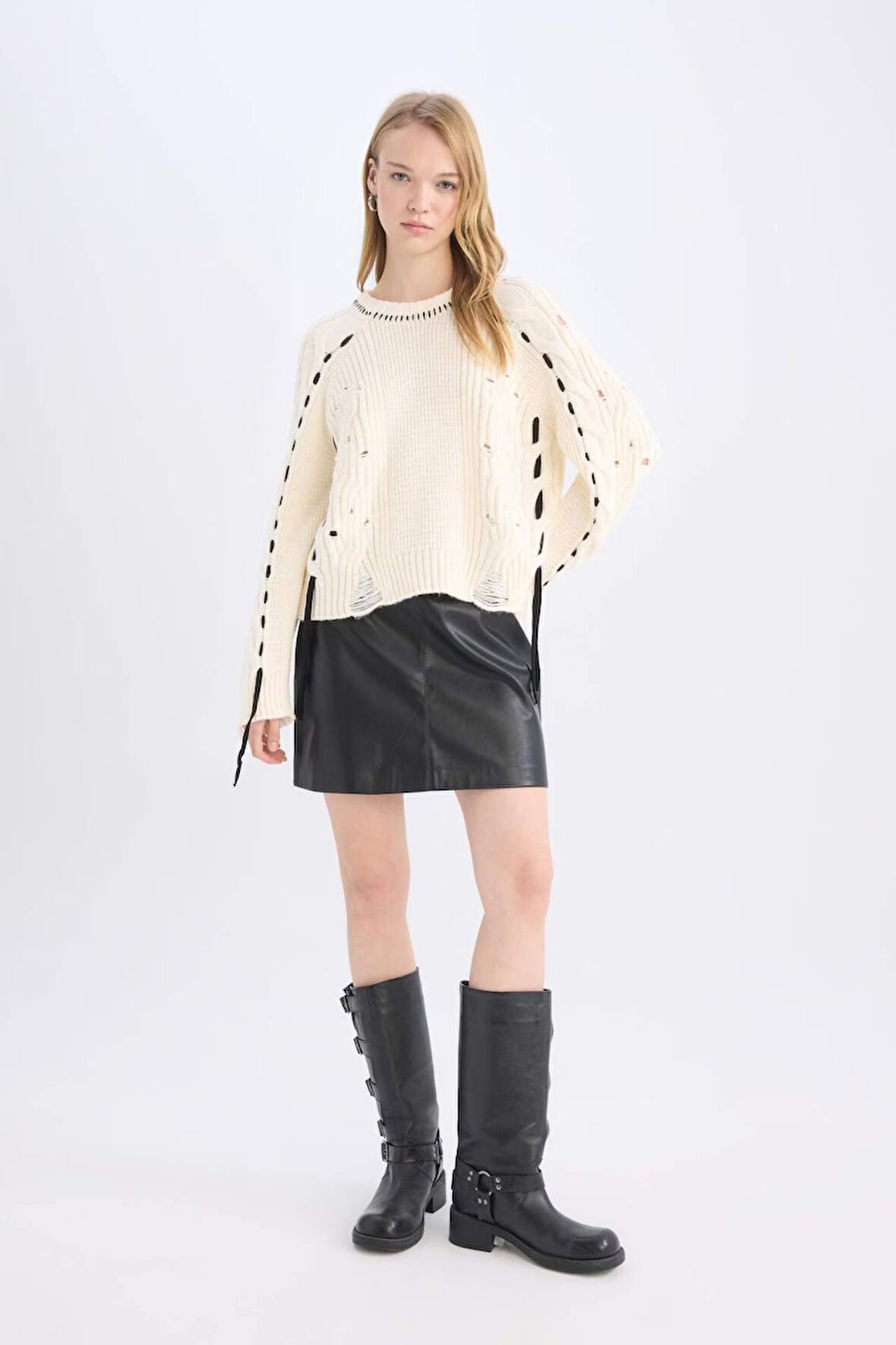 DeFacto Coool Oversize Geniş Kalıp Bisiklet Yaka Triko Kazak D8233AX24WNER118