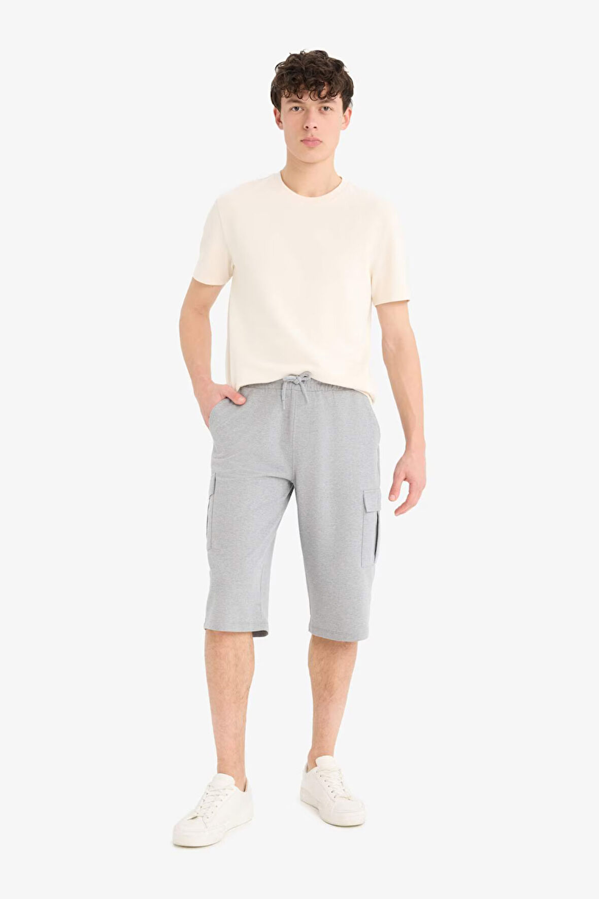 Slim Fit Dar Kesim Kargo Cepli Basic Düz Kapri Şort