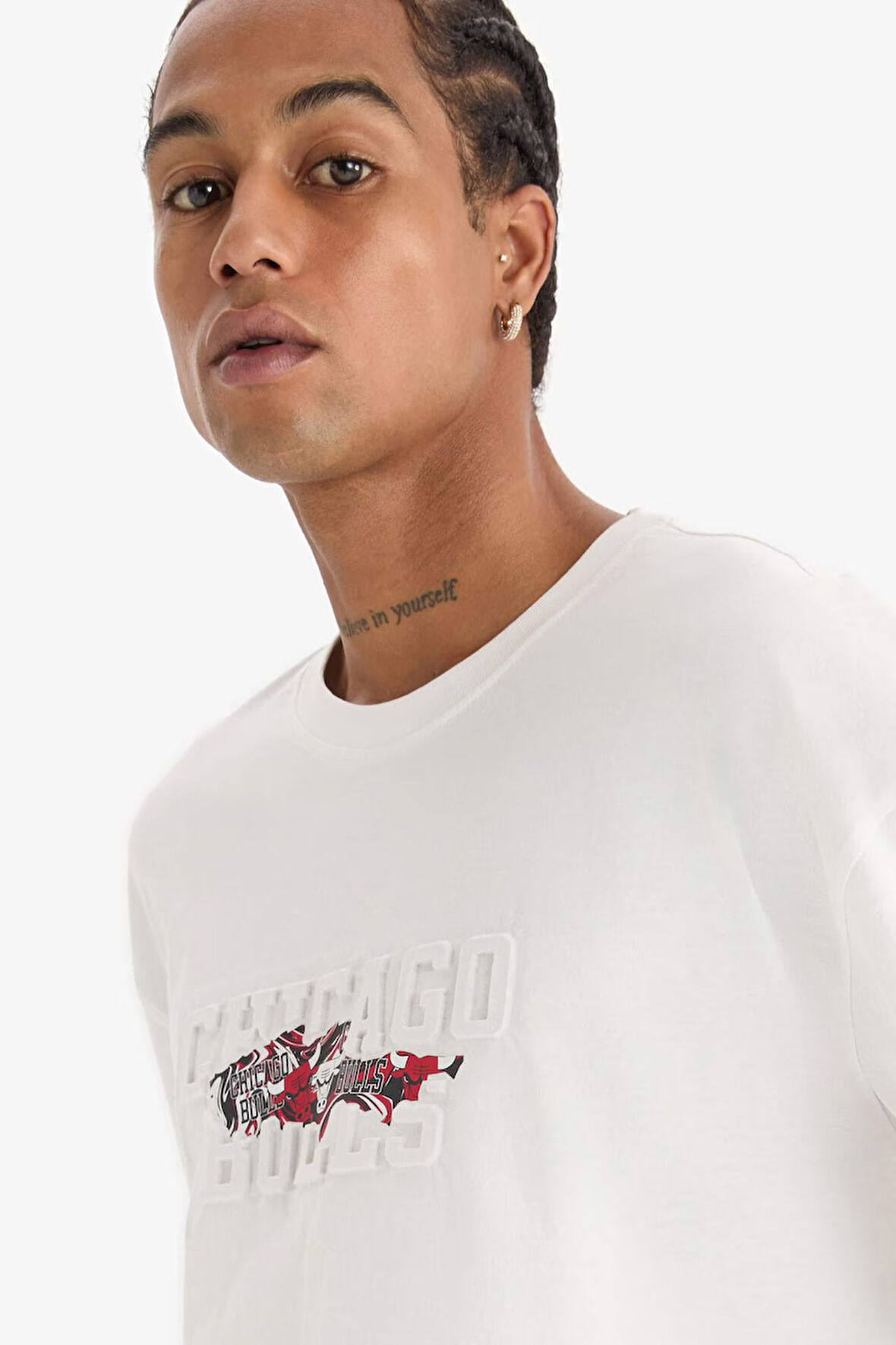 DeFactoFit NBA Chicago Bulls Oversize Geniş Kalıp Bisiklet Yaka Kısa Kollu Tişört E0071AX25SPER105