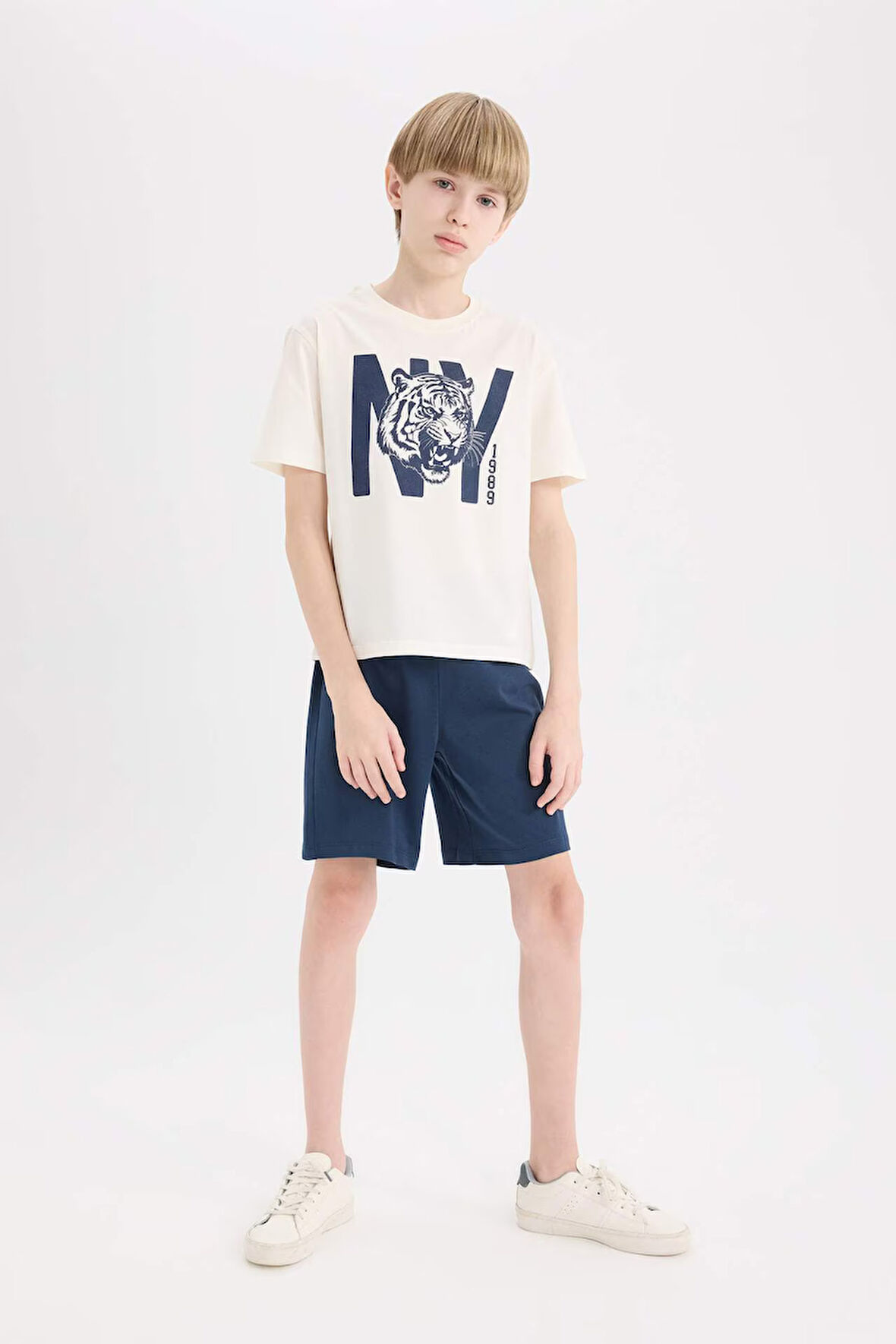 Erkek Çocuk New Pijama Takımı Kısa Kollu Piajam Üstü Esnek Belli Şort Pijama Altı