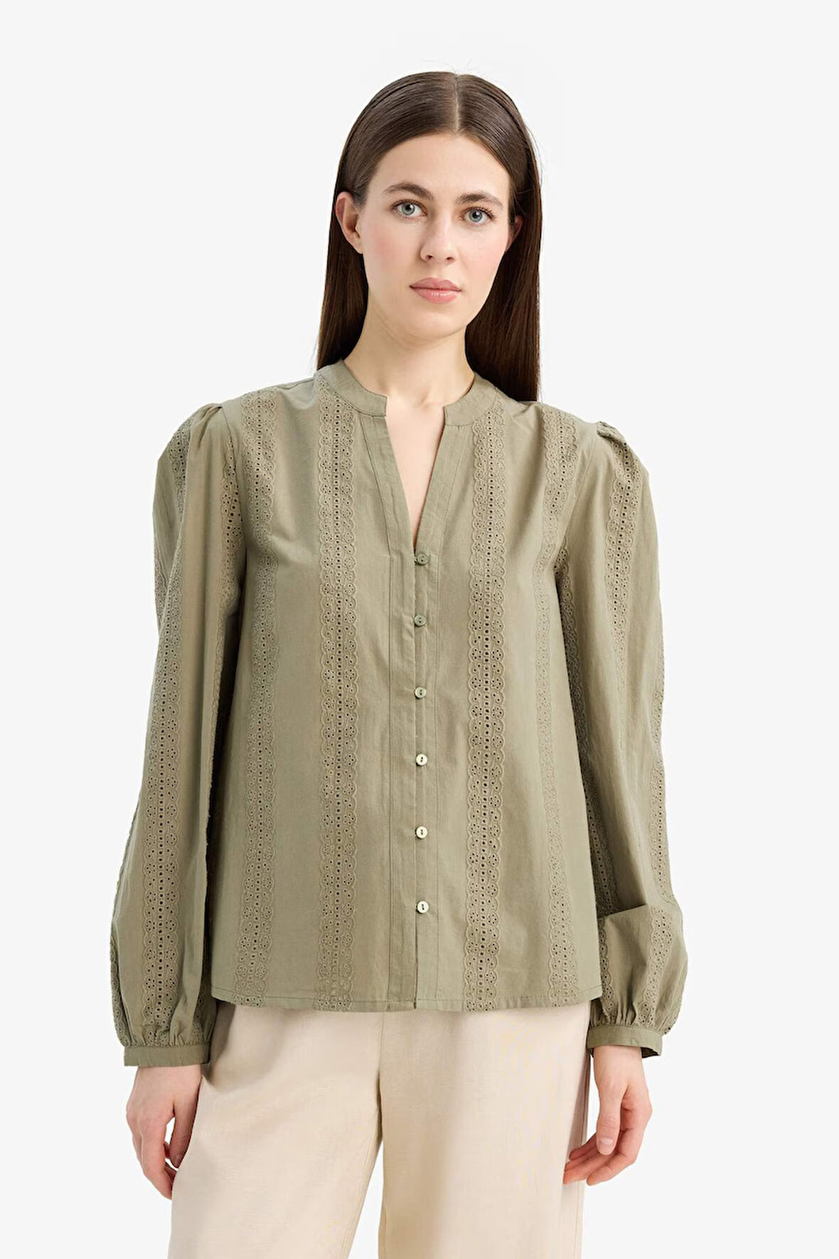 Fitted Bisiklet Yaka Brode Uzun Kollu Gömlek