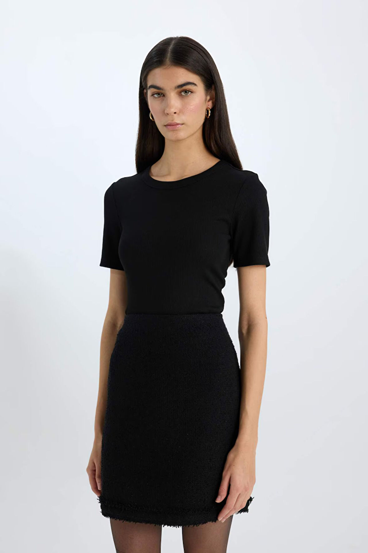 DeFacto Slim Fit Dar Kesim Bisiklet Yaka Basic Düz Fitilli Kaşkorse Kısa Kollu Tişört E4268AX24AUBK81