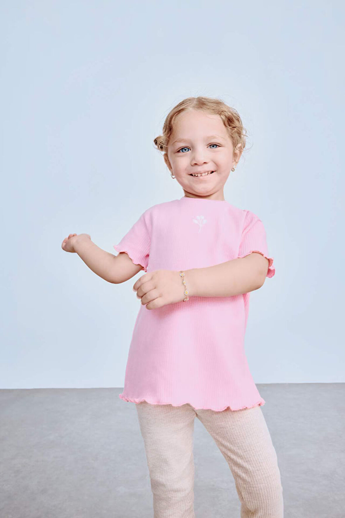 Kız Bebek Regular Fit Bisiklet Yaka Çiçekli Fitilli Kaşkorse Kısa Kollu Tişört