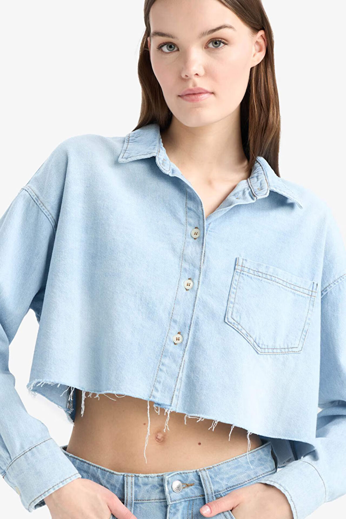 DeFacto Cropped Fit Kesik Uçlu Yumuşak Jean Gömlek D8756AX25SPNM85