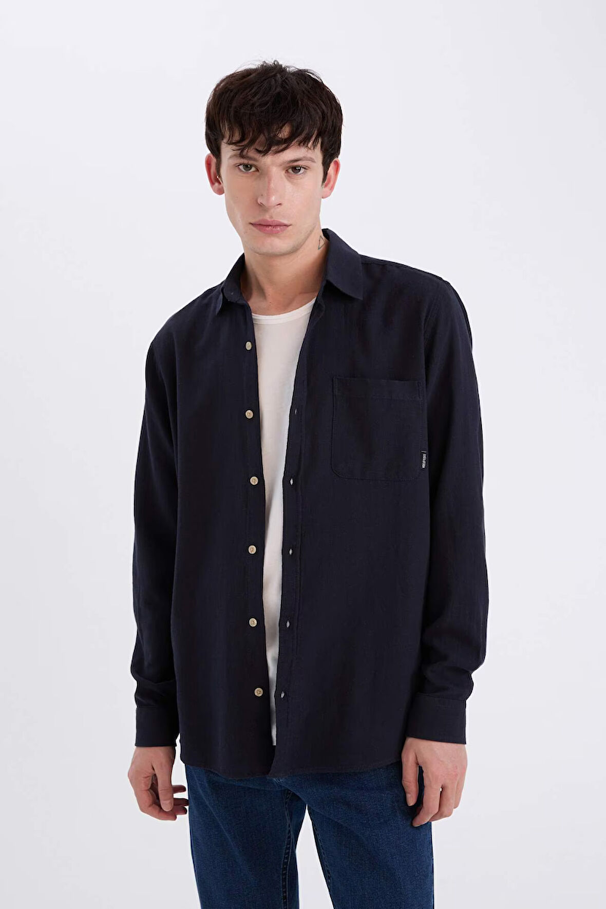 DeFacto Regular Fit Pamuklu Basic Düz Keten Görünümlü Uzun Kollu Gömlek D7079AX25SPNV82