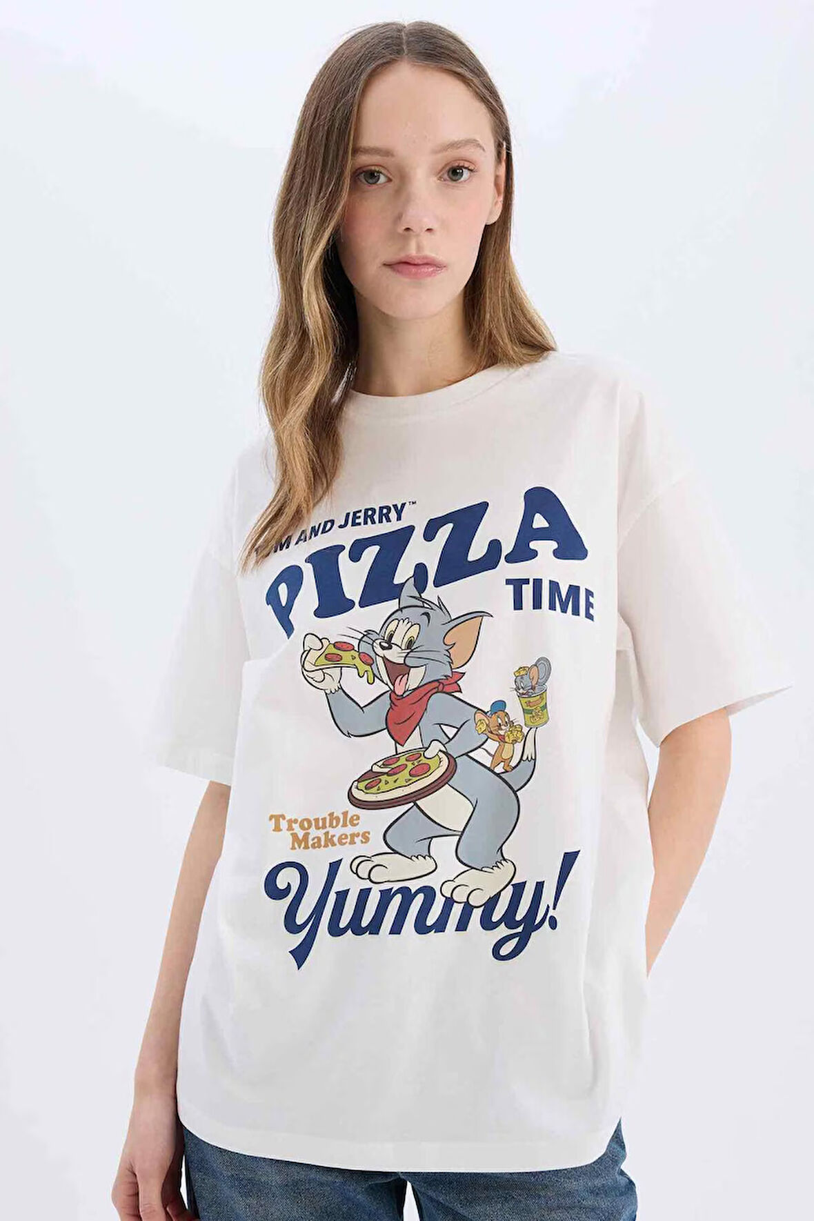 DeFacto Coool Tom & Jerry Oversize Geniş Kalıp Bisiklet Yaka Kısa Kollu Tişört D9120AX25SMWT32