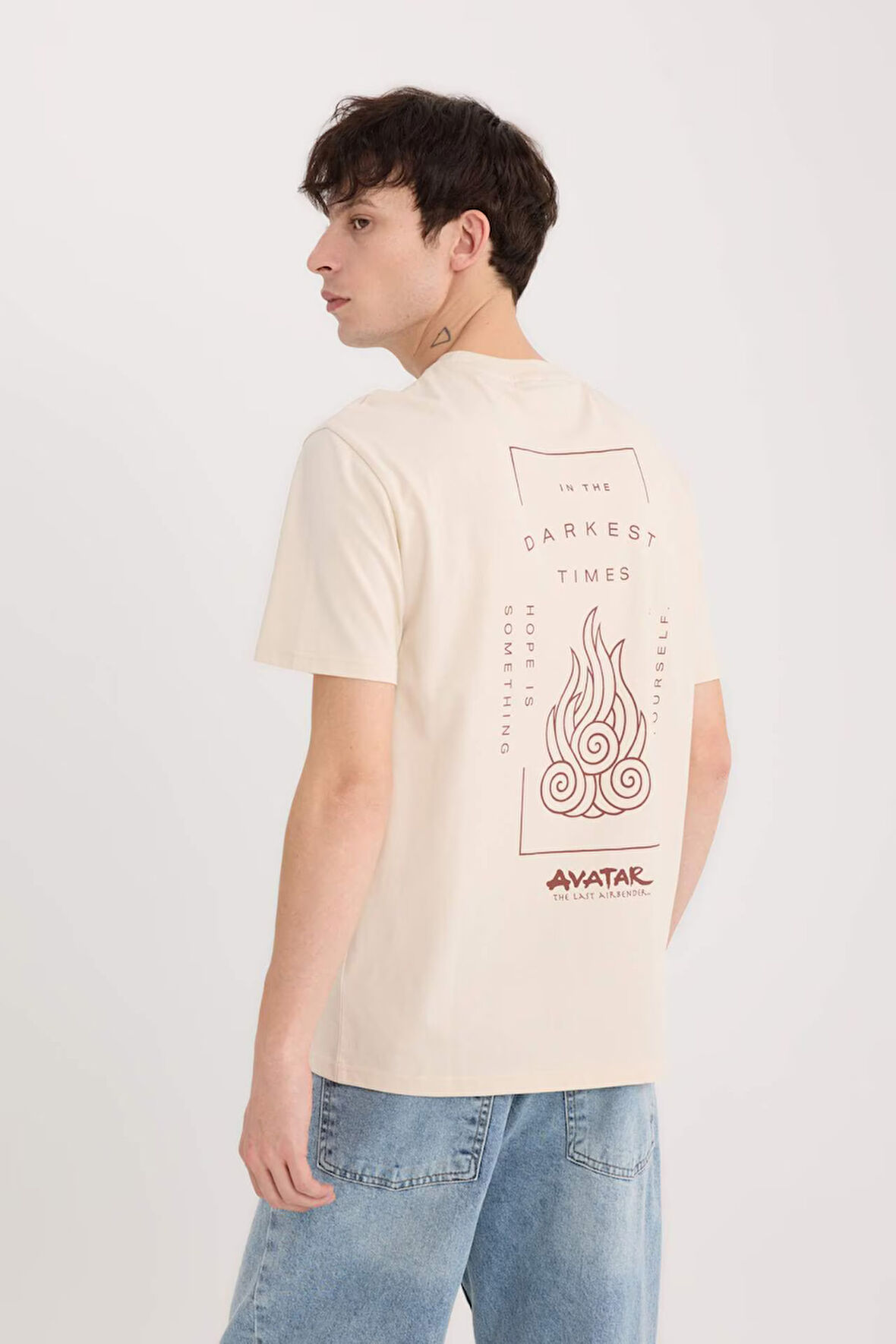 DeFacto %100 Pamuk Avatar the Last Airbender Regular Fit Bisiklet Yaka Sırt Baskılı Kısa Kollu Tişört D6783AX25SPBG702