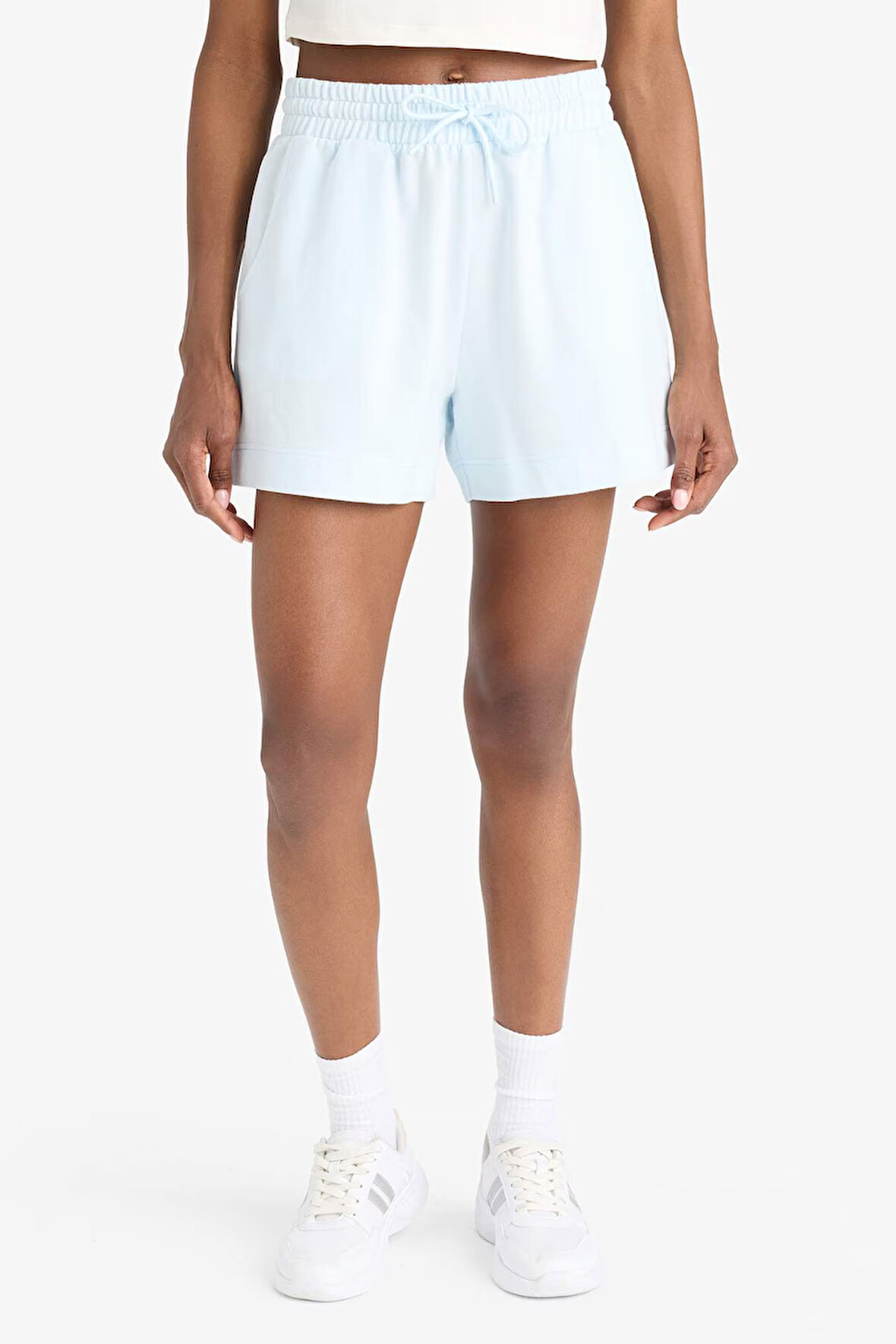 DeFactoFit Standart Fit Sporcu Kısa Paça Basic Düz Şort