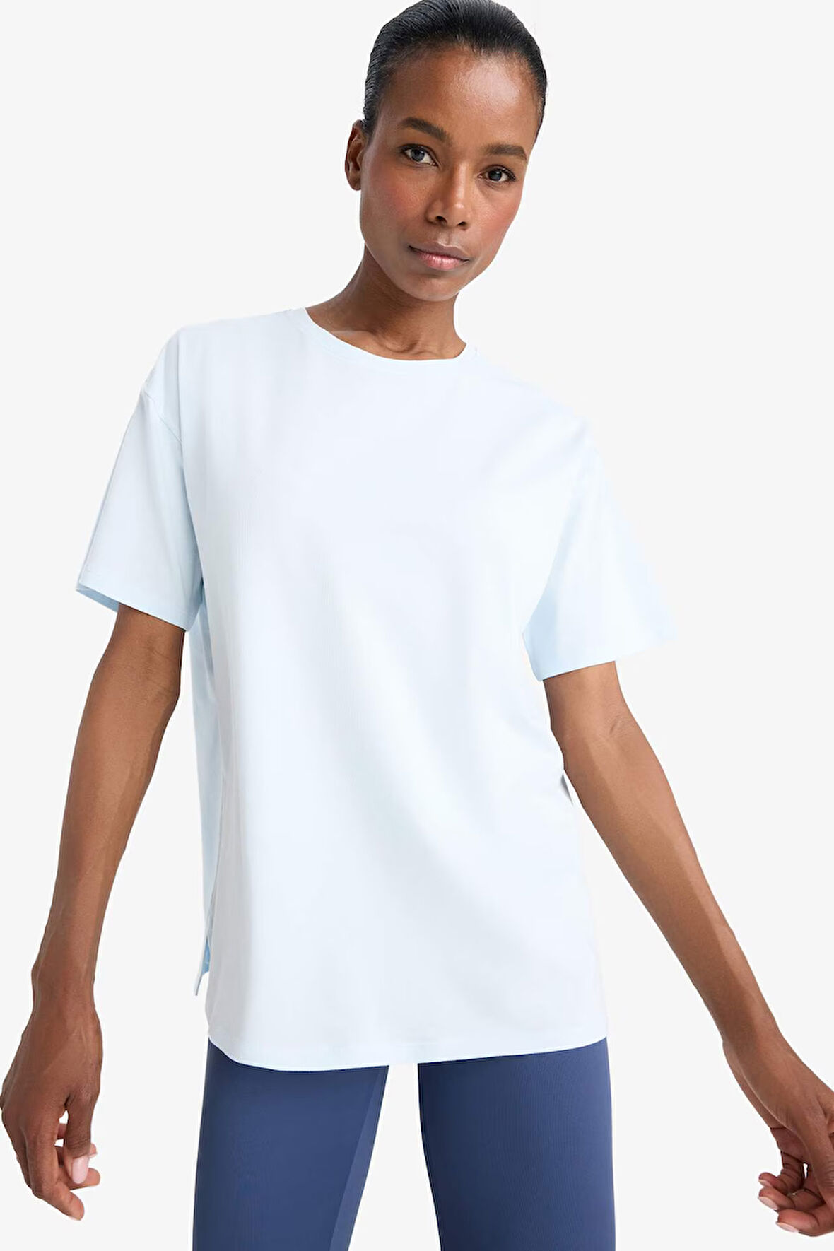 DeFactoFit Comfort Fit Bisiklet Yaka Sporcu Kısa Kollu Tişört E3494AX25SMBE817