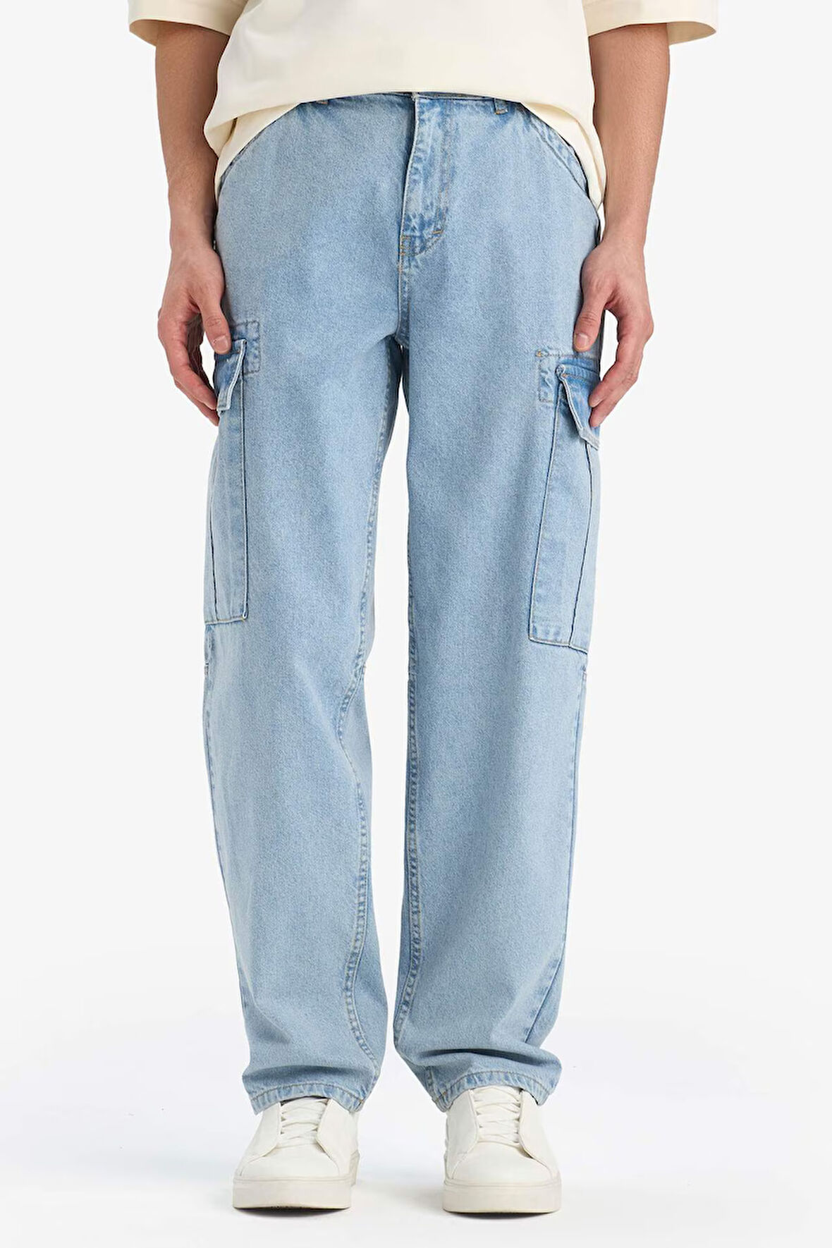 DeFacto %100 Pamuk Relax Fit Rahat Kesim Düz Paça Kargo Cepli Jean Yıkamalı Pantolon F2381AX25SPNM39