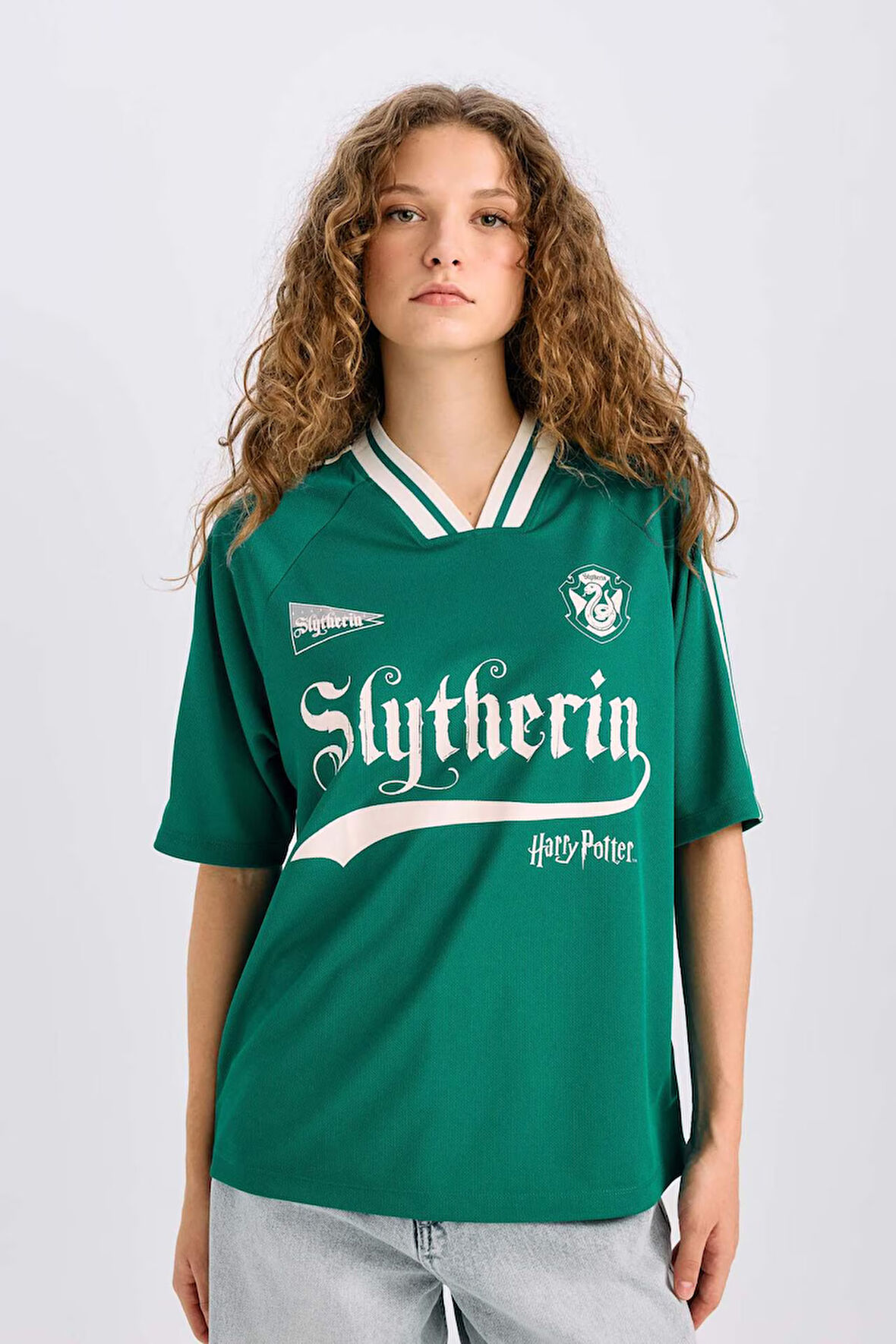 DeFacto Harry Potter Oversize Geniş Kalıp V Yaka Baskılı Forma Kumaşı Kısa Kollu Tişört D9151AX25SMGN154