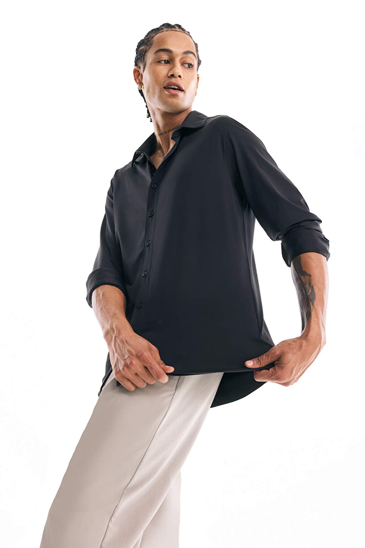 DeFacto Slim Fit Dar Kesim Polo Yaka Esnek Kumaş Basic Düz Uzun Kollu Siyah Gömlek B6491AX25SPBK81