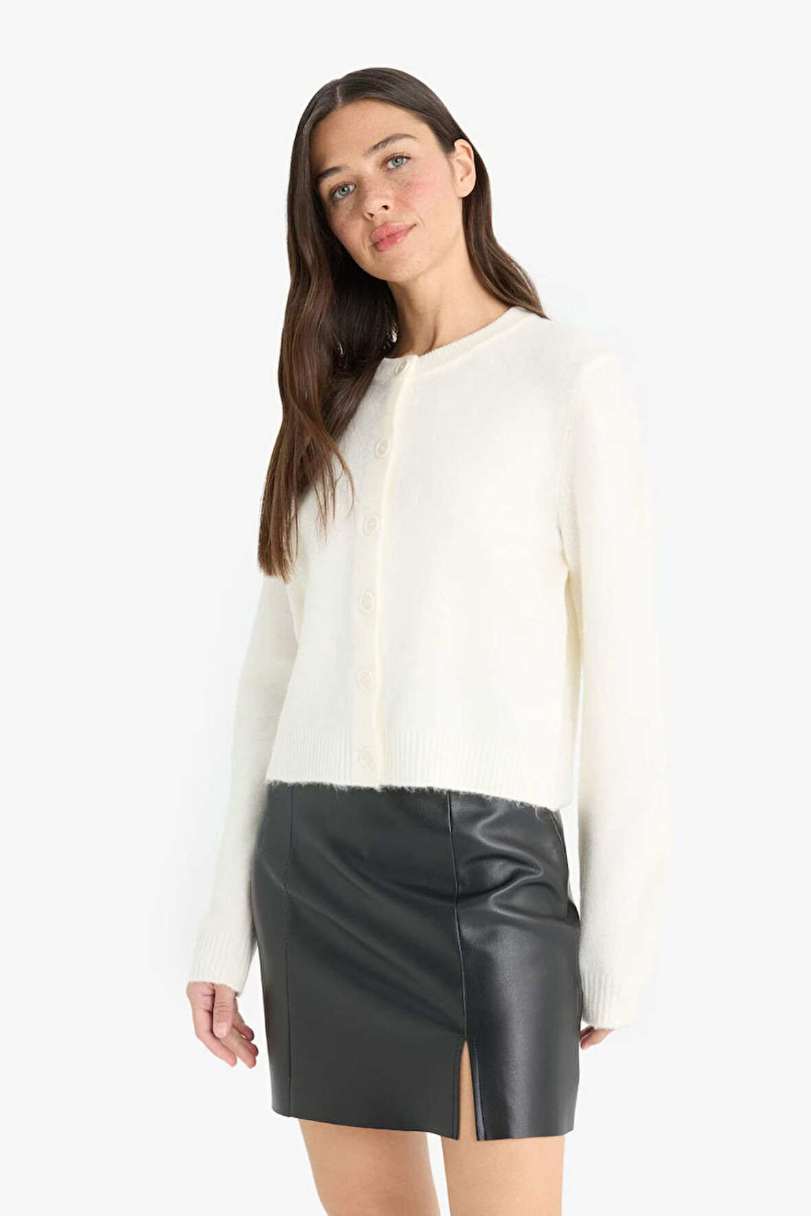 Regular Fit Bisiklet Yaka Basic Düz Düğmeli Soft Touch Yumuşak Triko Hırka