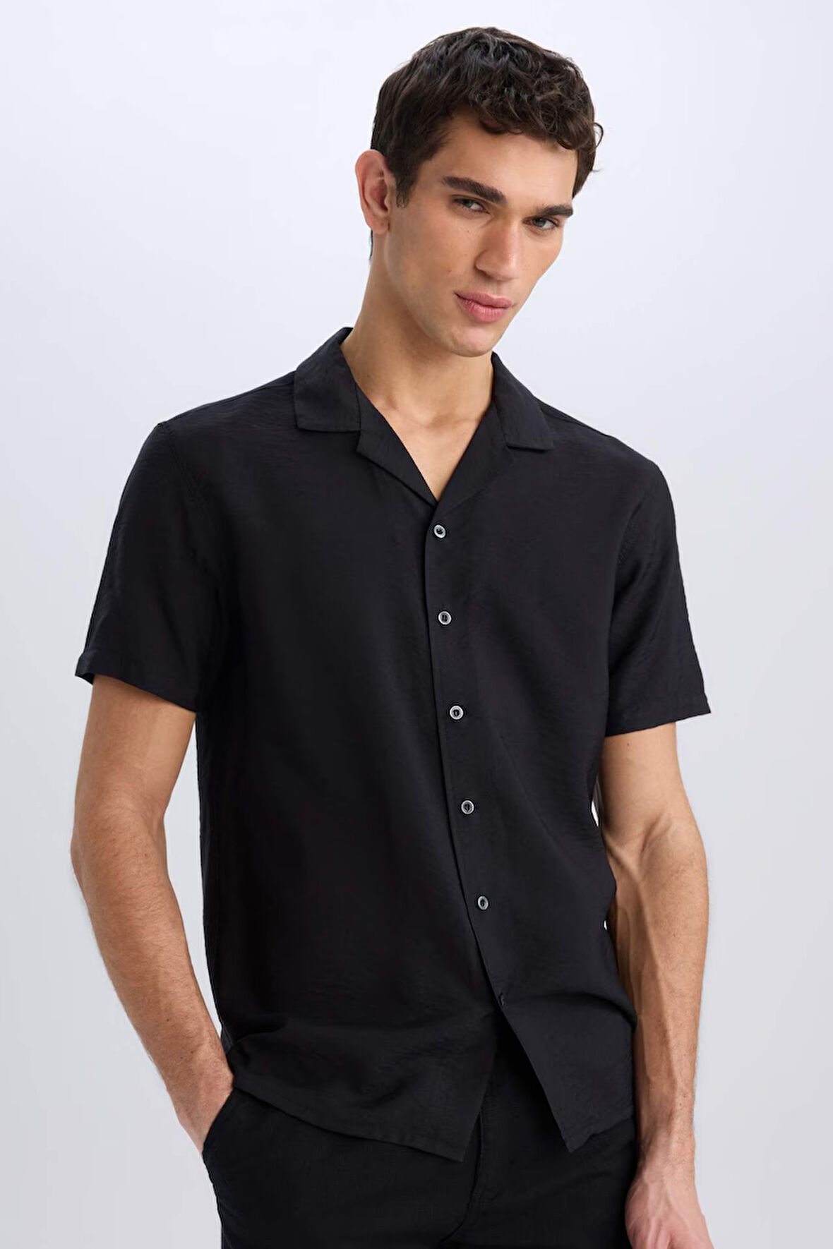 Modern Fit Yazlık Polo Yaka Basic Düz Kısa Kollu Gömlek