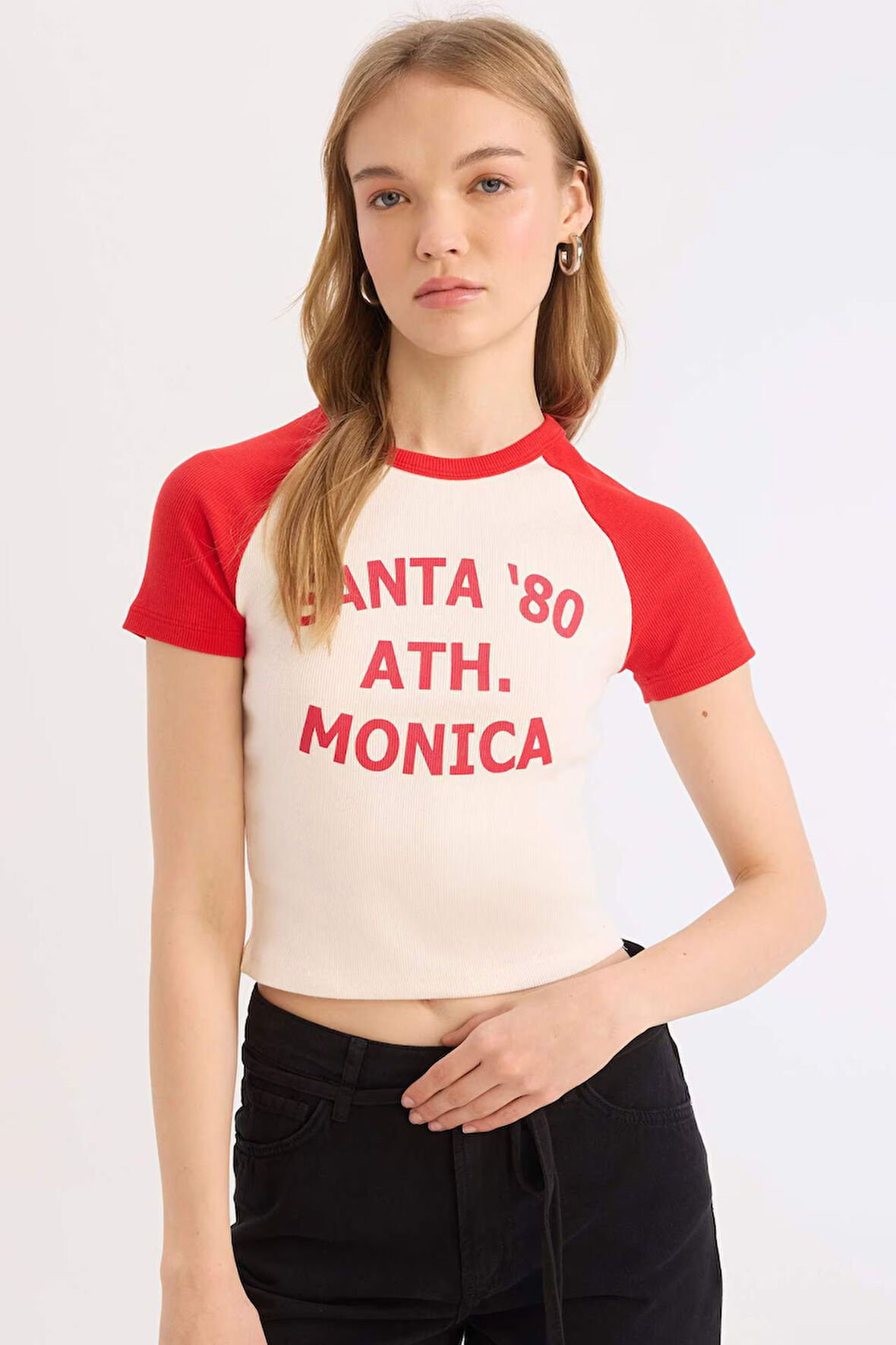 DeFacto Coool Fitted Bisiklet Yaka Baskılı Fitilli Kaşkorse Kısa Kollu Tişört E0677AX25SMRD256