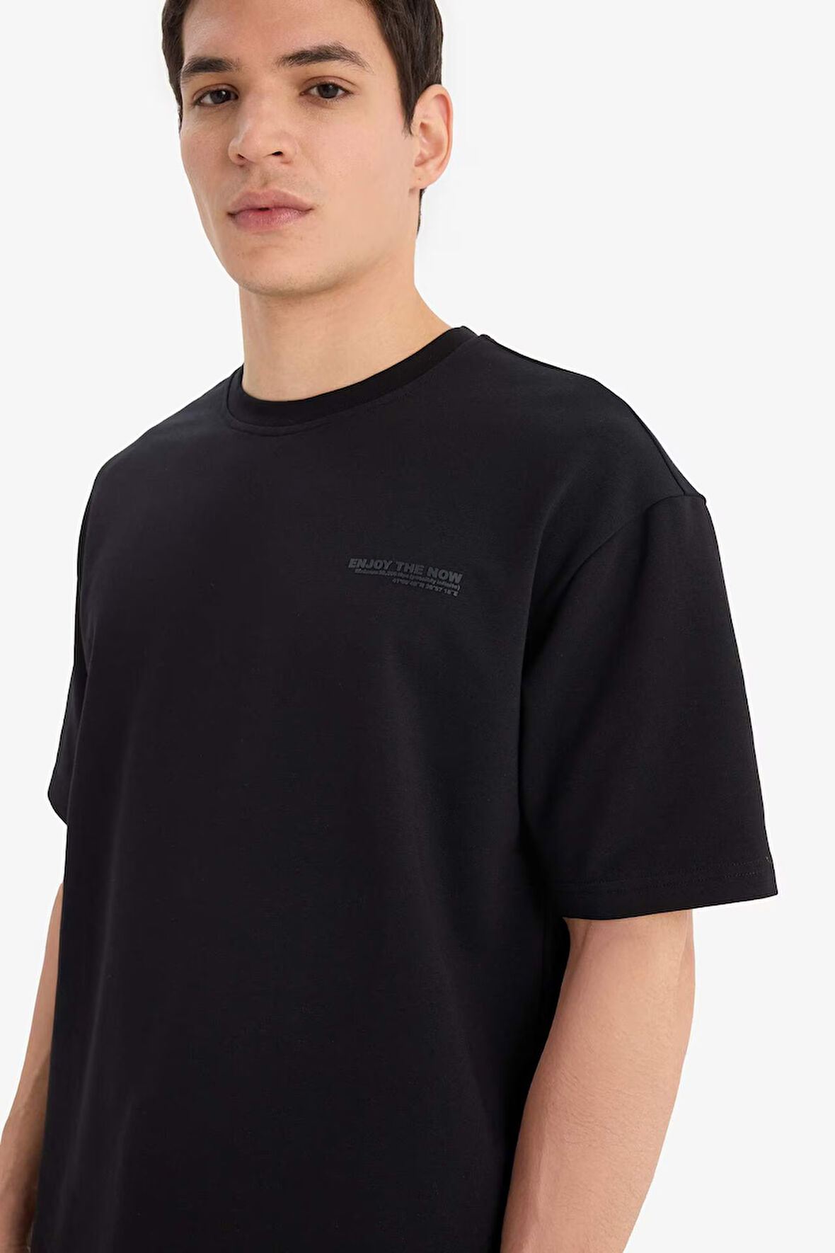 DeFacto Boxy Fit Bisiklet Yaka Baskılı Kısa Kollu Tişört E3460AX25SPBK81