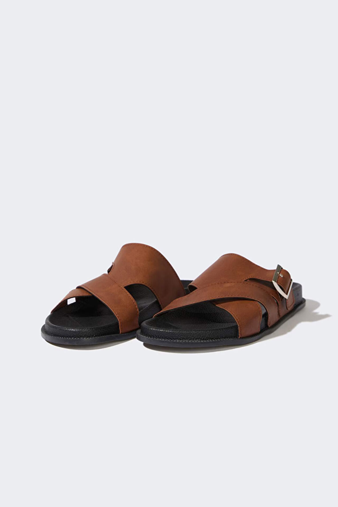 DeFacto Erkek Düz Taban Çift Bantlı Suni Deri Terlik E6250AX25HSBN471