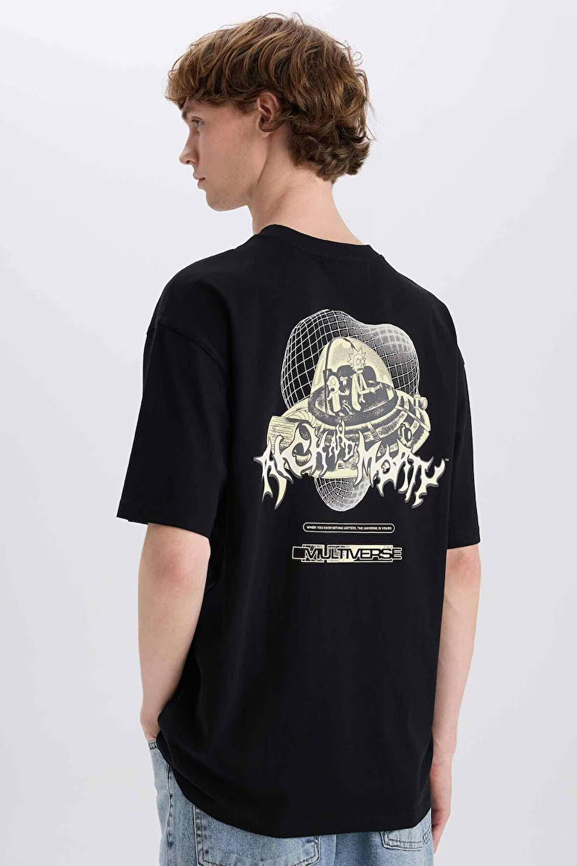 DeFacto %100 Pamuk Rick and Morty Boxy Fit Bisiklet Yaka Sırt Baskılı Kısa Kollu Tişört E3268AX25SMBK81