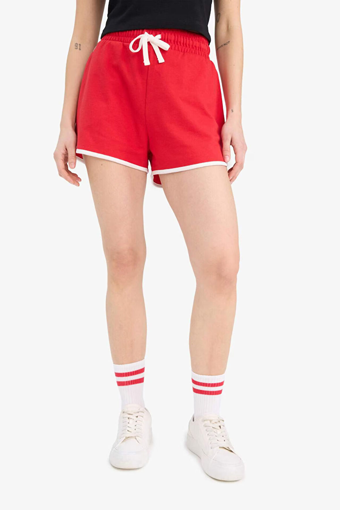 DeFacto Coool Regular Fit Esnek Belli Bağcıklı Kalın Kumaş Mini Şort A6224AX25SMRD256