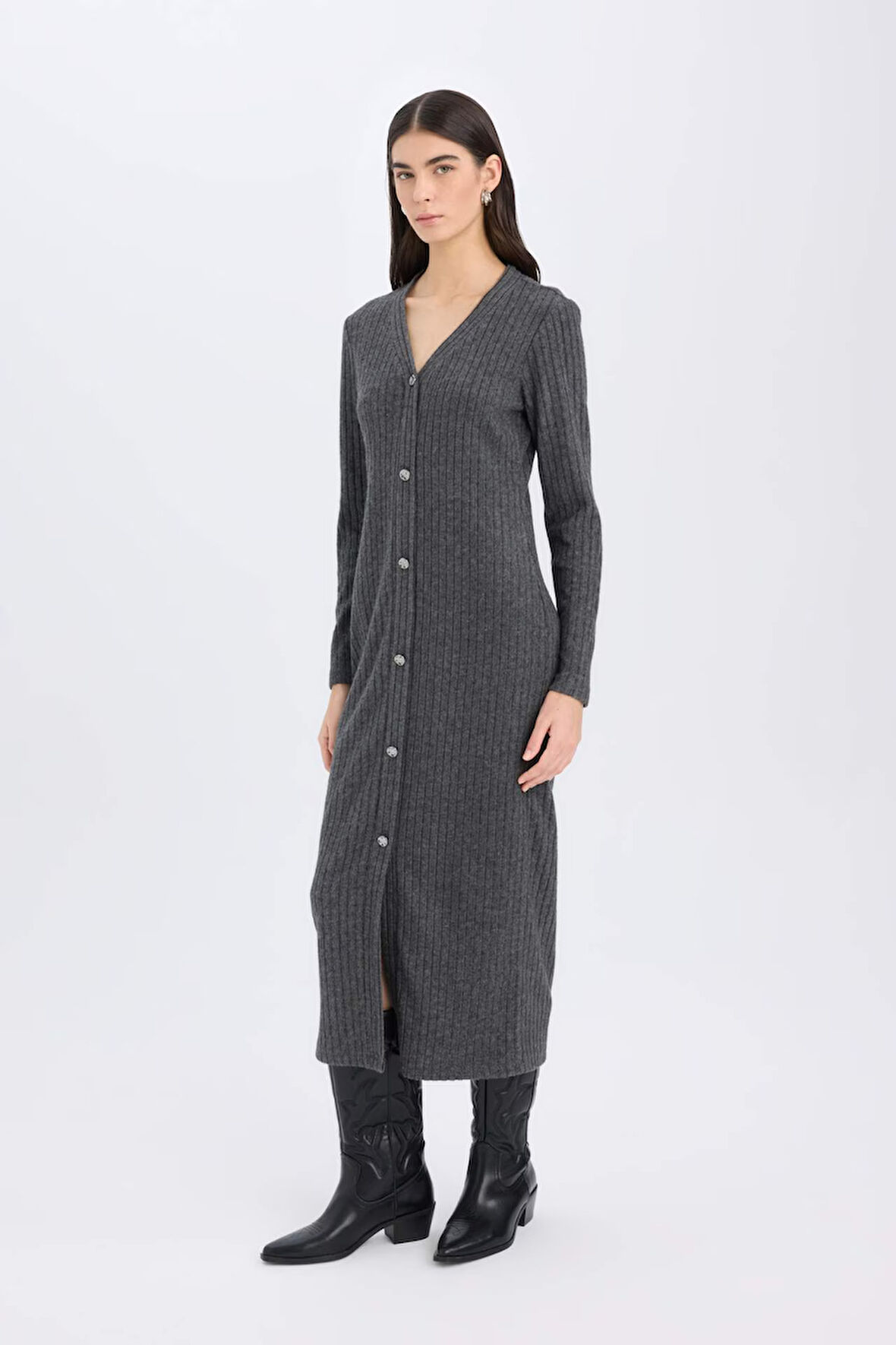 DeFacto Bodycon Vücudu Saran Basic Düz V Yaka Düğmeli Fitilli Kaşkorse Midi Uzun Kollu Elbise B3261AX24WNAR208