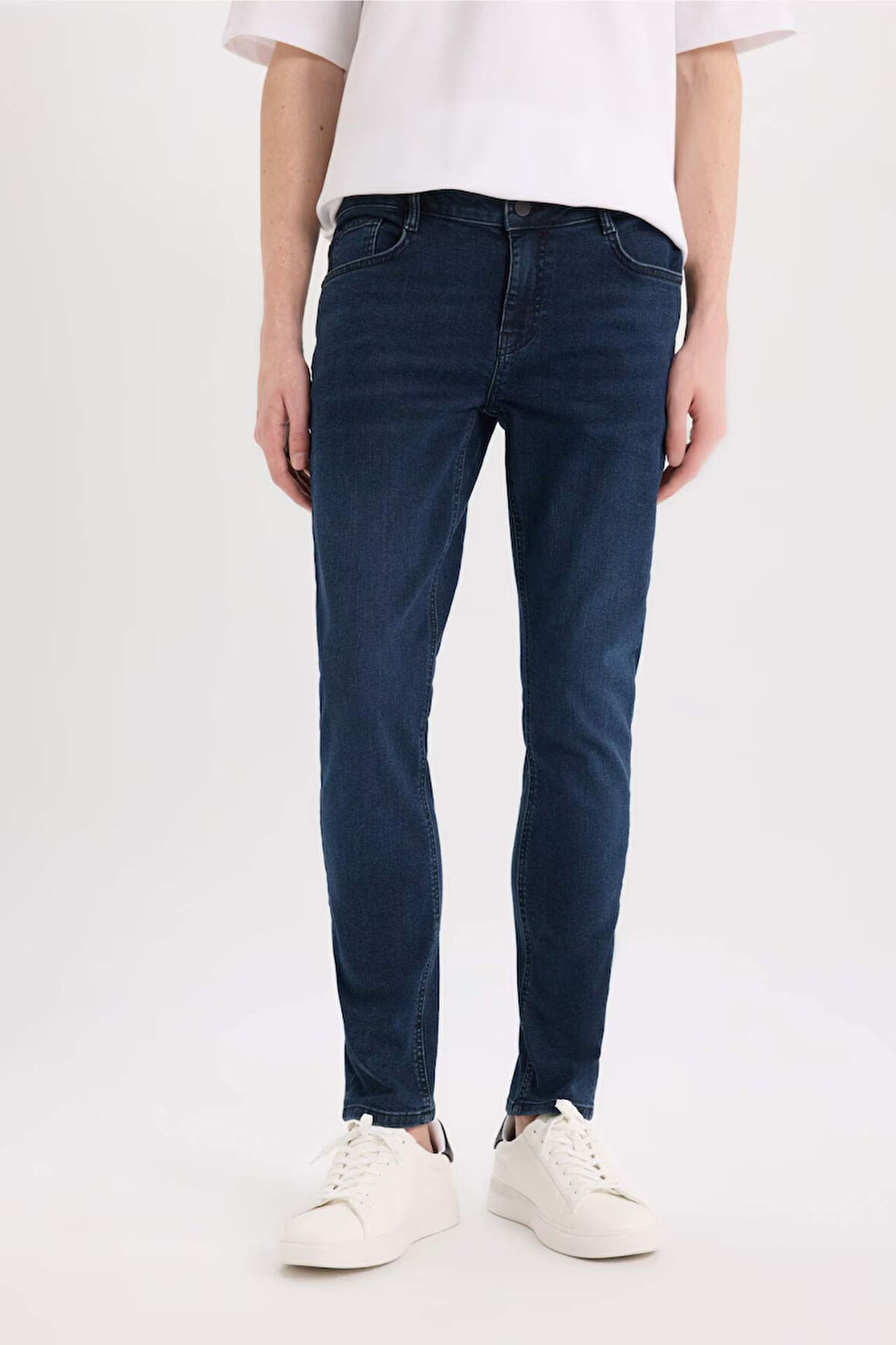 DeFacto Carlo Skinny Fit Ekstra Dar Kalıp Normal Bel Ekstra Dar Paça Jean Pantolon B3620AX25SPNM83