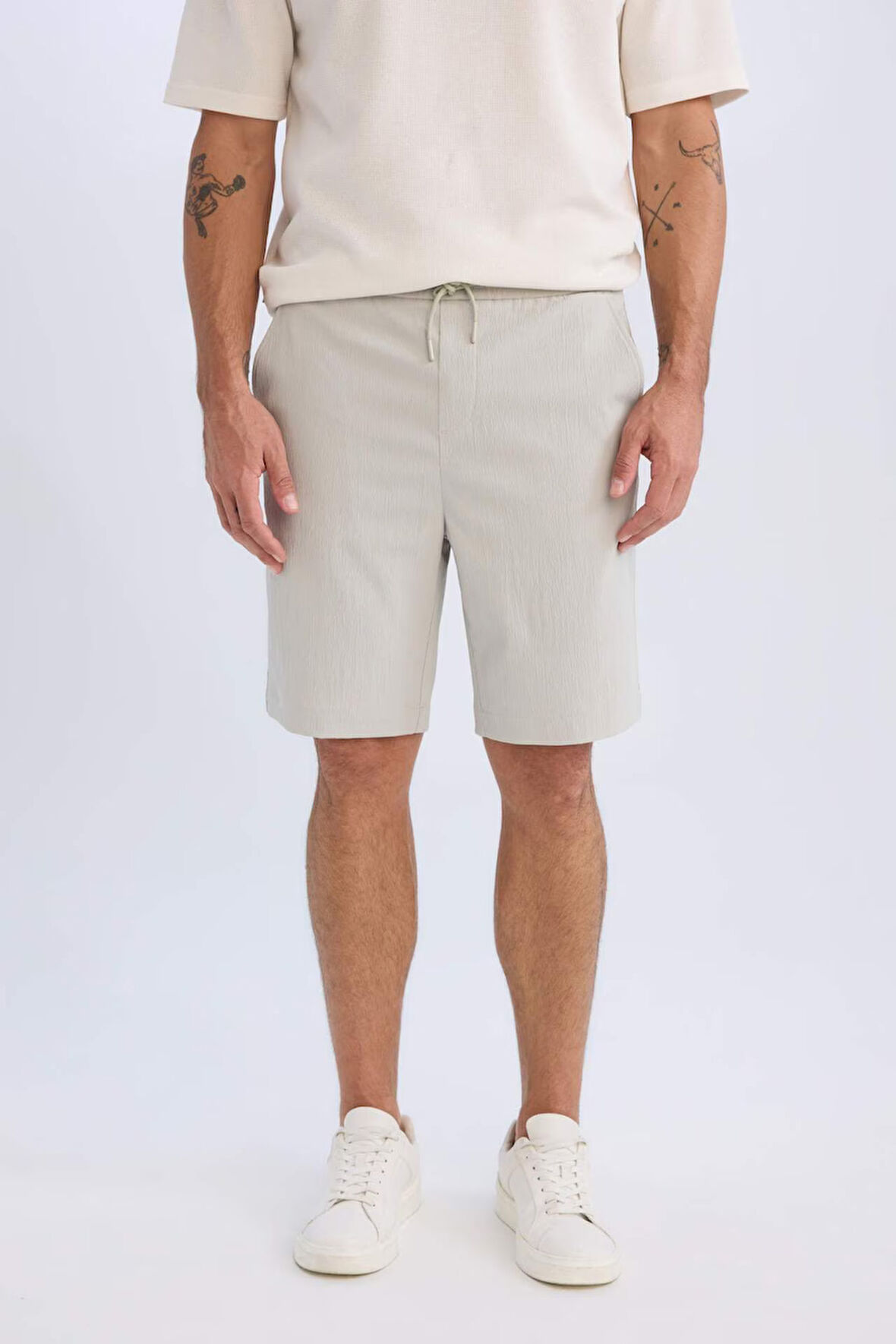 Regular Fit Beli Bağcıklı Dokulu Bermuda Şort