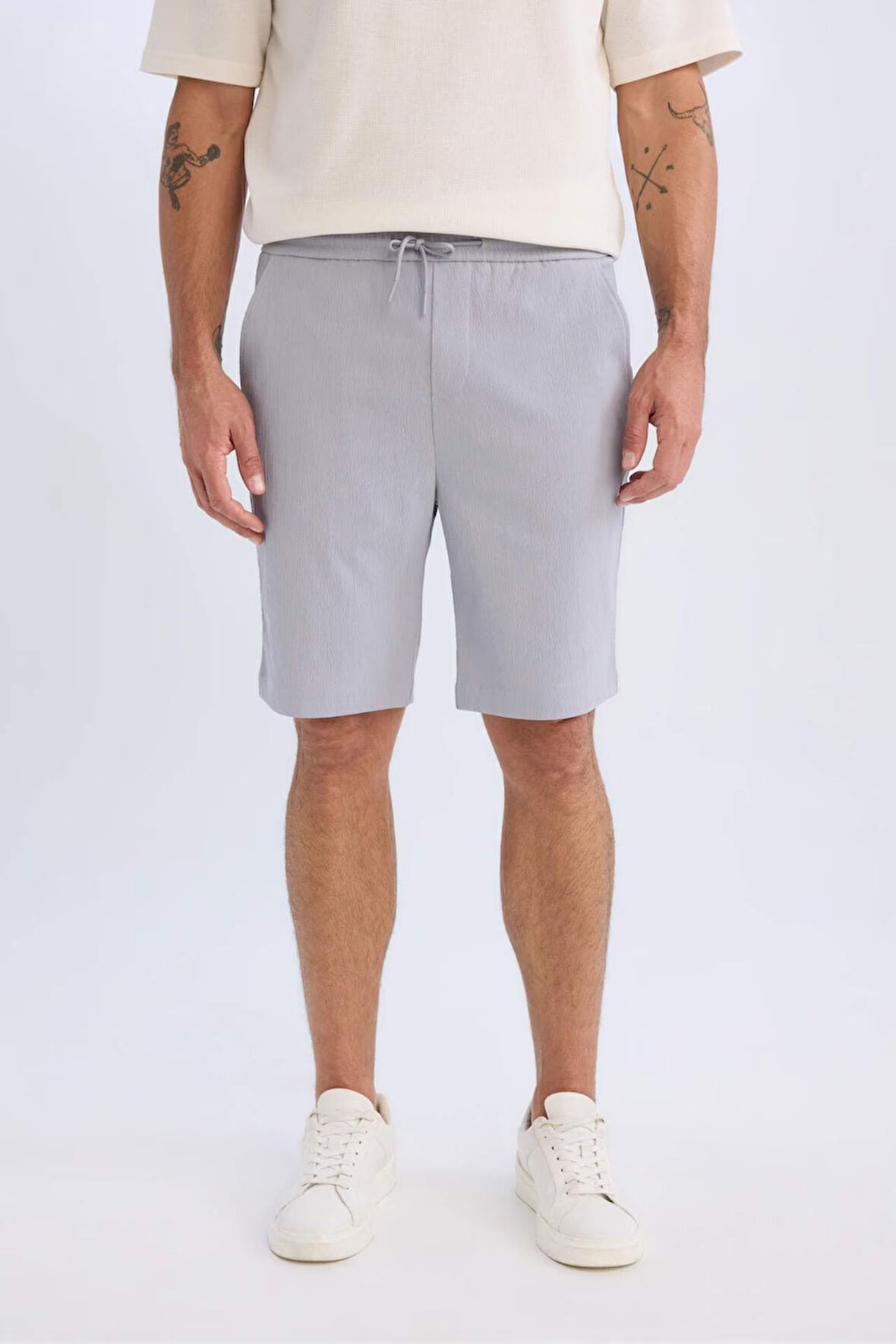 Regular Fit Beli Bağcıklı Dokulu Bermuda Şort