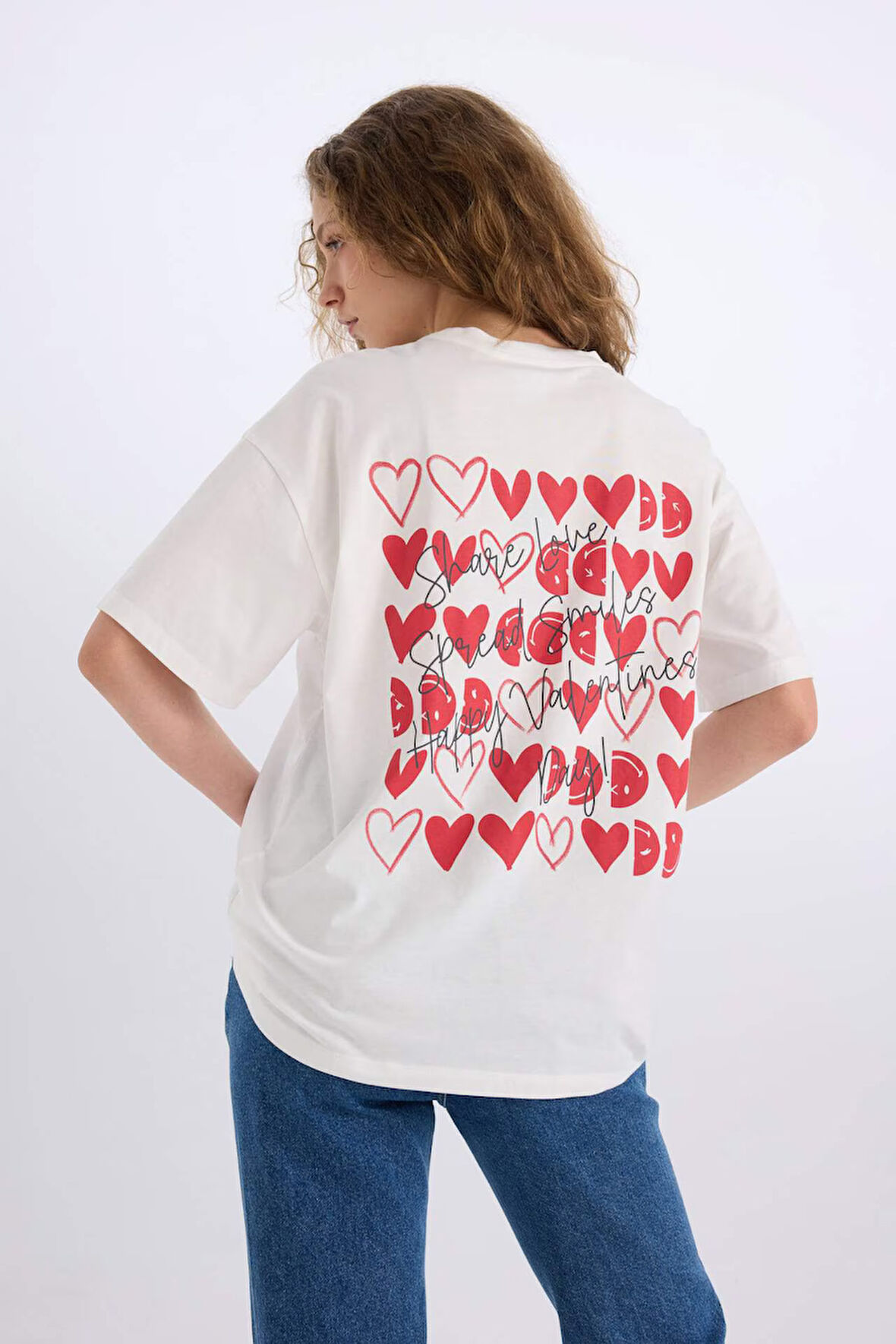 DeFacto SmileyWorld Oversize Geniş Kalıp Bisiklet Yaka Sırt Baskılı Kısa Kollu Tişört D9138AX25SMWT32