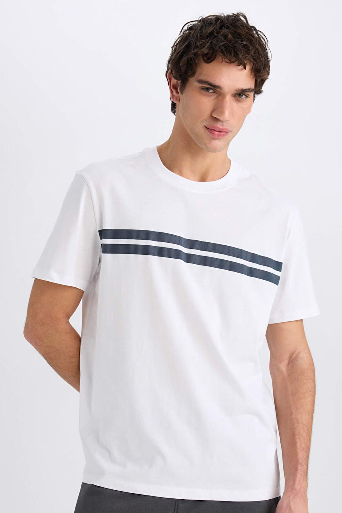 New Regular Fit Bisiklet Yaka Kısa Kollu Tişört