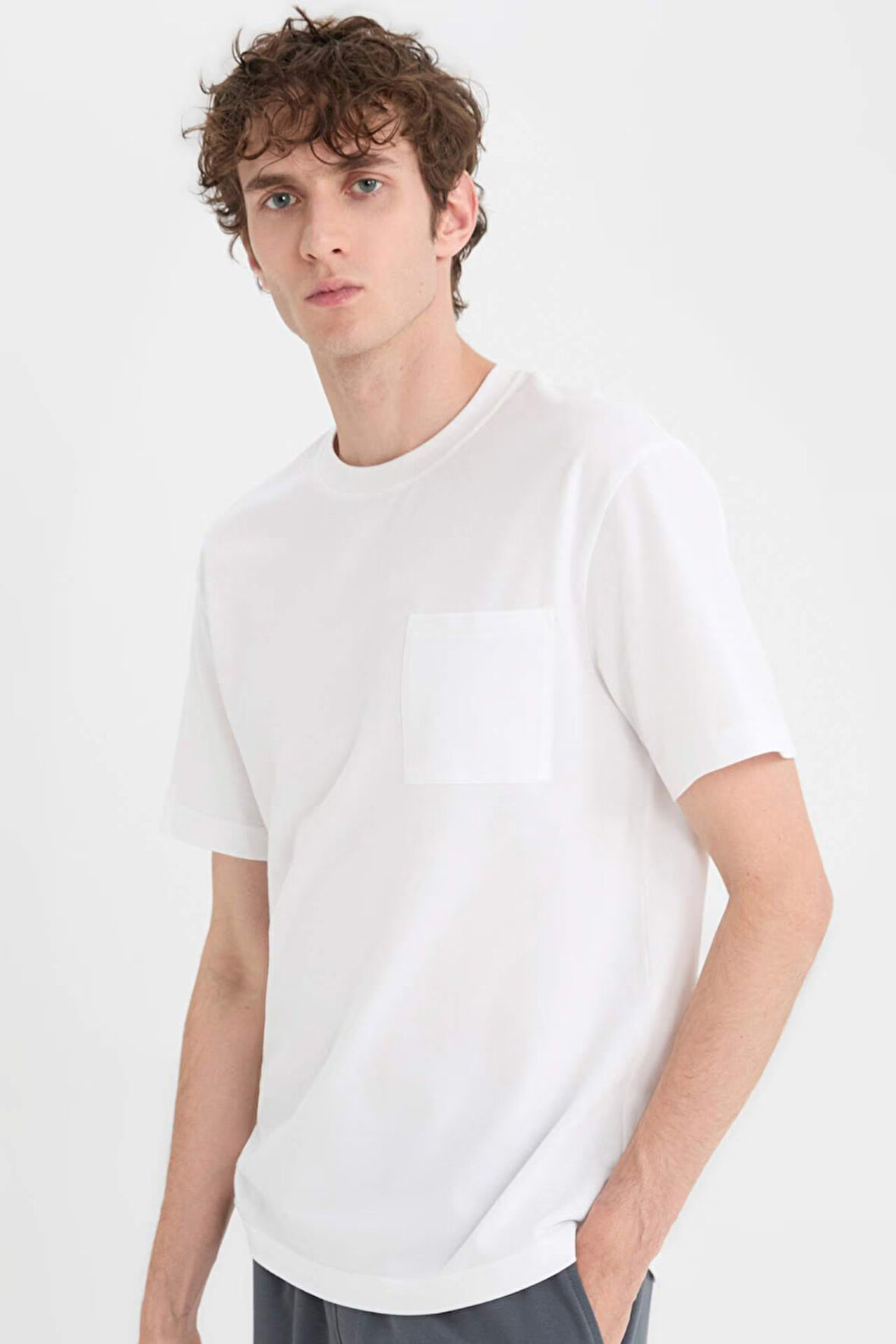 DeFacto %100 Pamuk New Regular Fit Bisiklet Yaka Kısa Kollu Basic Düz Beyaz Pike Tişört D7931AX25SPWT34