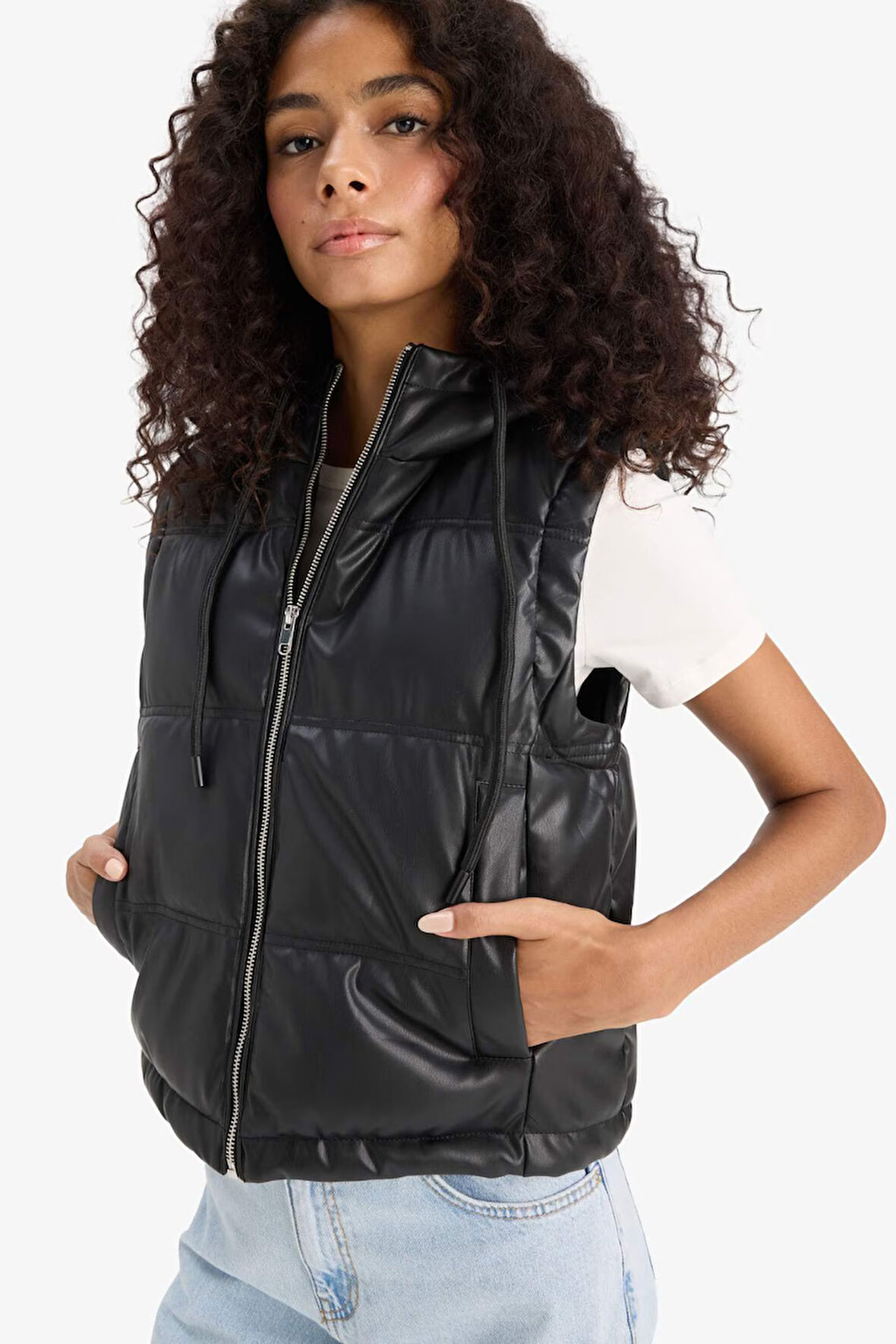 Regular Fit Kapüşonlu Suni Deri Yelek