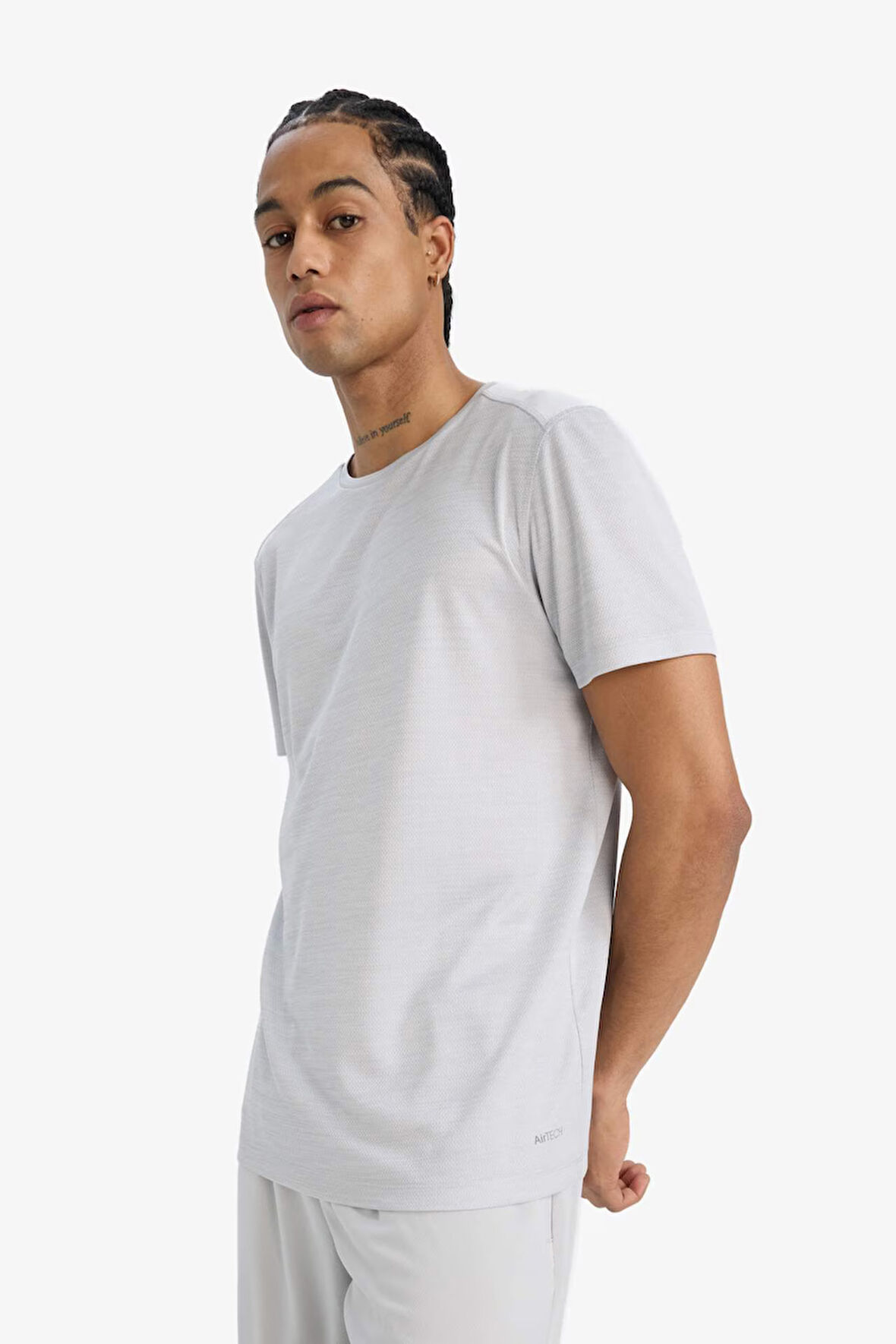 DeFactoFit Slim Fit Dar Kesim Bisiklet Yaka Sporcu Kısa Kollu Tişört
