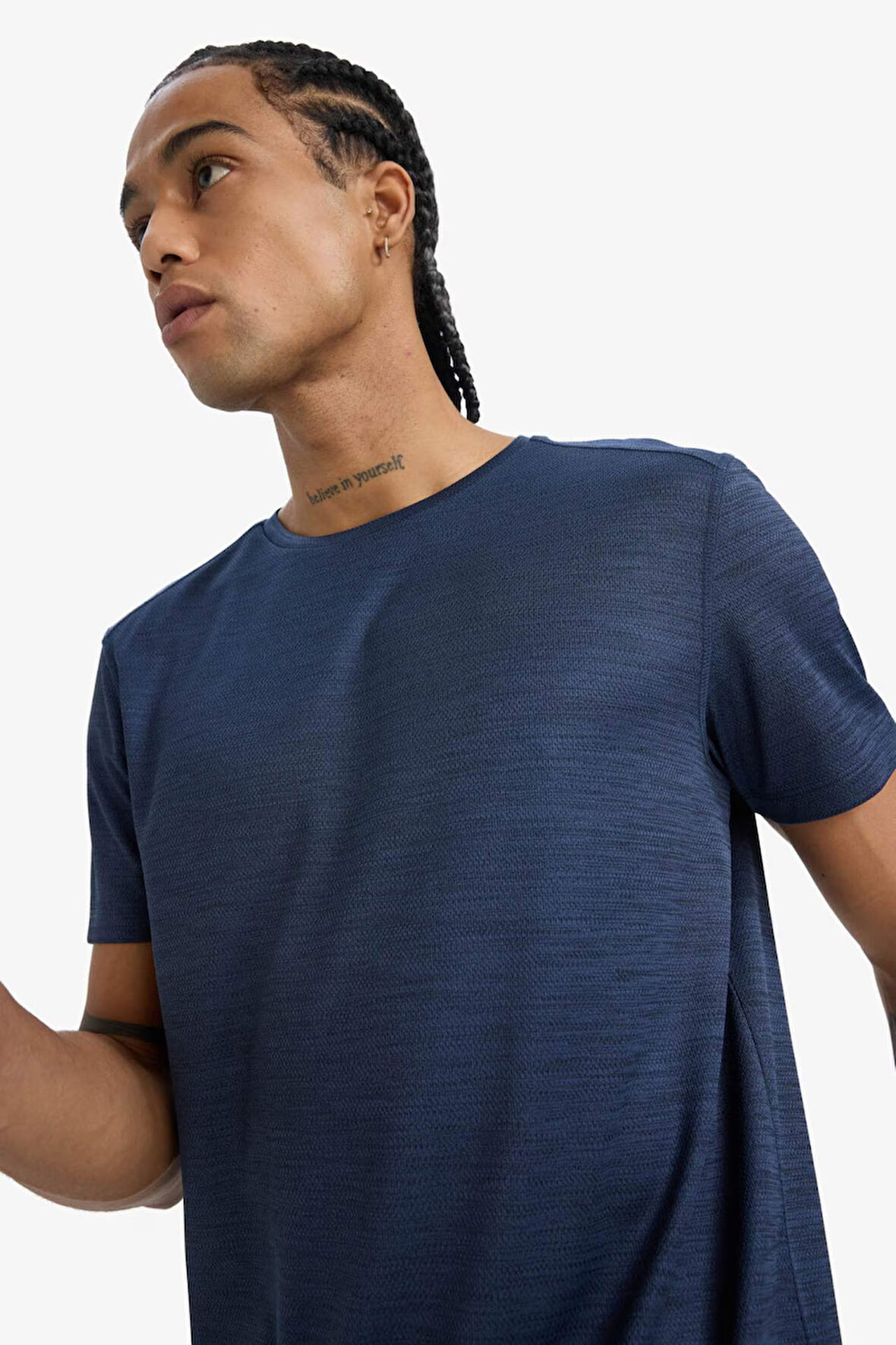 DeFactoFit Slim Fit Dar Kesim Bisiklet Yaka Sporcu Kısa Kollu Tişört