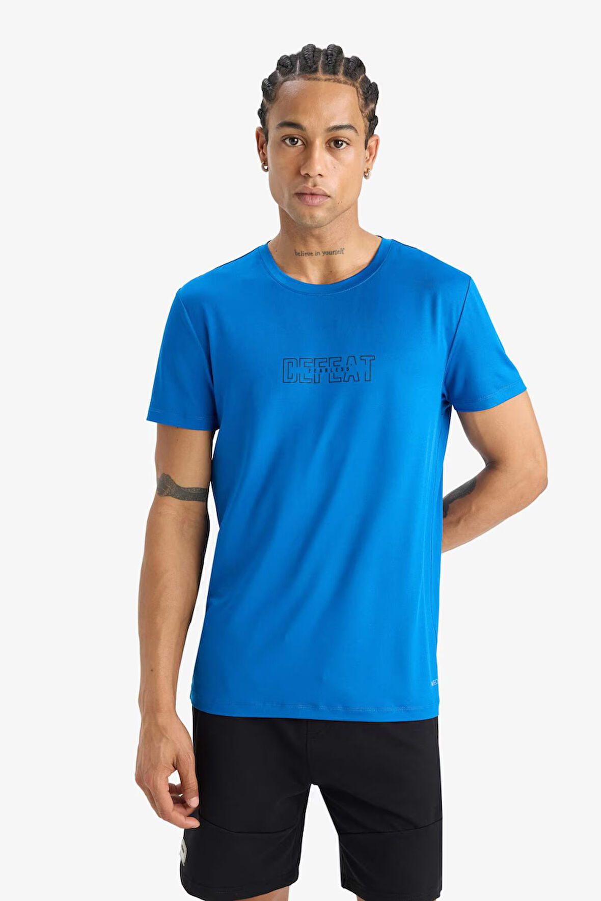 	DeFactoFit Slim Fit Dar Kesim Bisiklet Yaka Esnek Kumaş Baskılı Sporcu Kısa Kollu Tişört