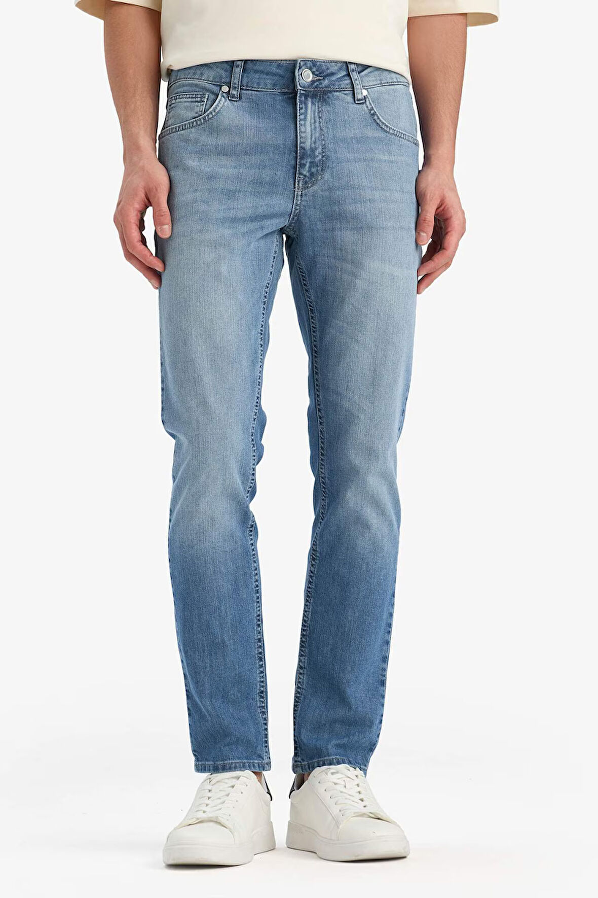 DeFacto Pedro Slim Fit Dar Kalıp Normal Bel Dar Paça Jean Pantolon E9305AX25SPNM28