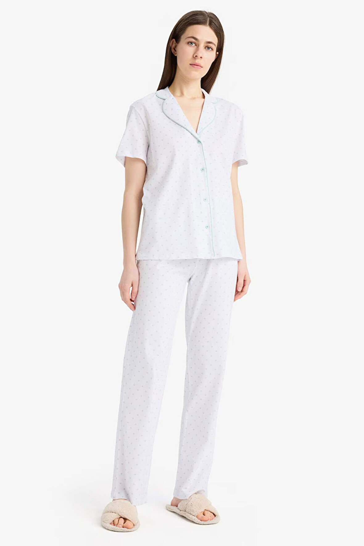 DeFacto Regular Fit Pijama Takımı Kısa Kollu Pijama Üstü Esnek Belli Uzun Pijama Altı-Fall in Love E0265AX25SPER98
